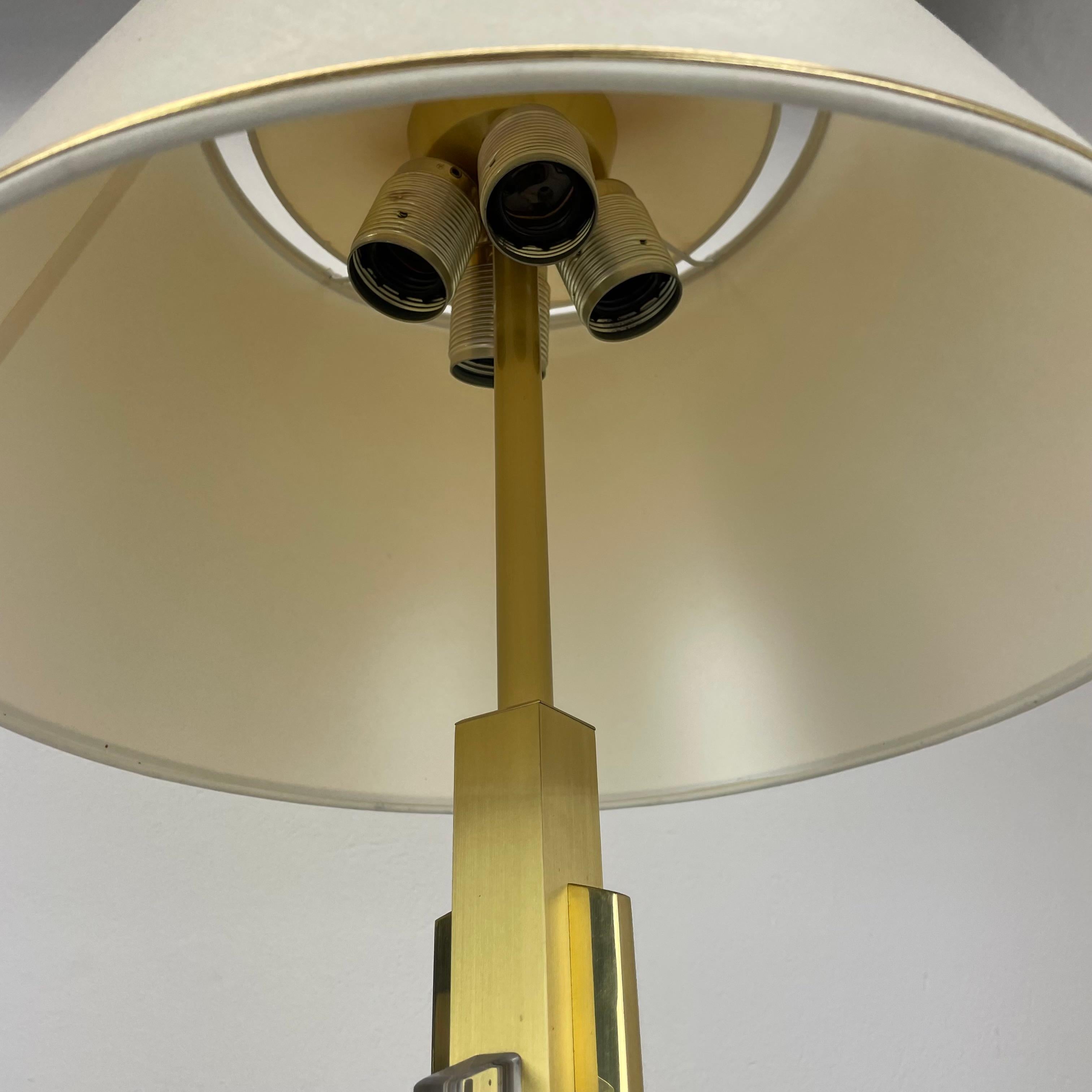 heavy 71cm Hollywood Regency Style Brass and Acryl Table Light, Italy 1970s For Sale 11