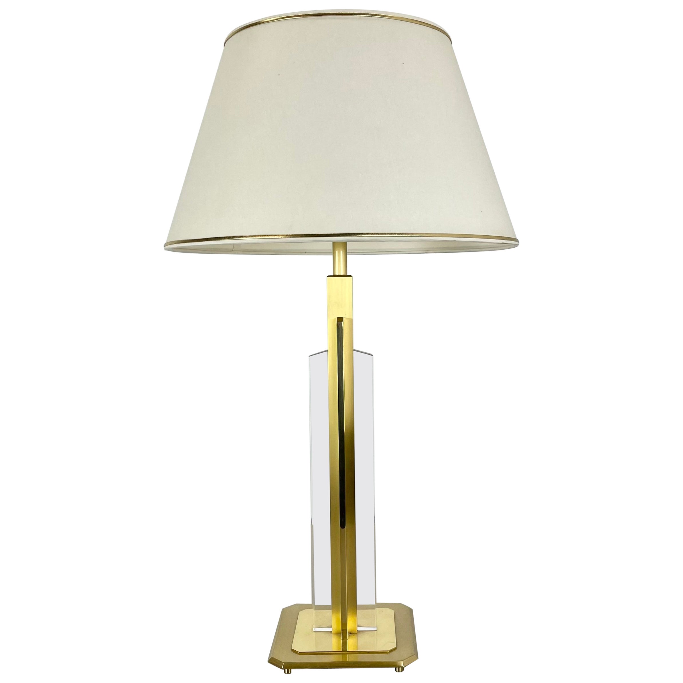 schwere Tischleuchte 71cm im Hollywood Regency Stil aus Messing und Acryl, Italien 1970er