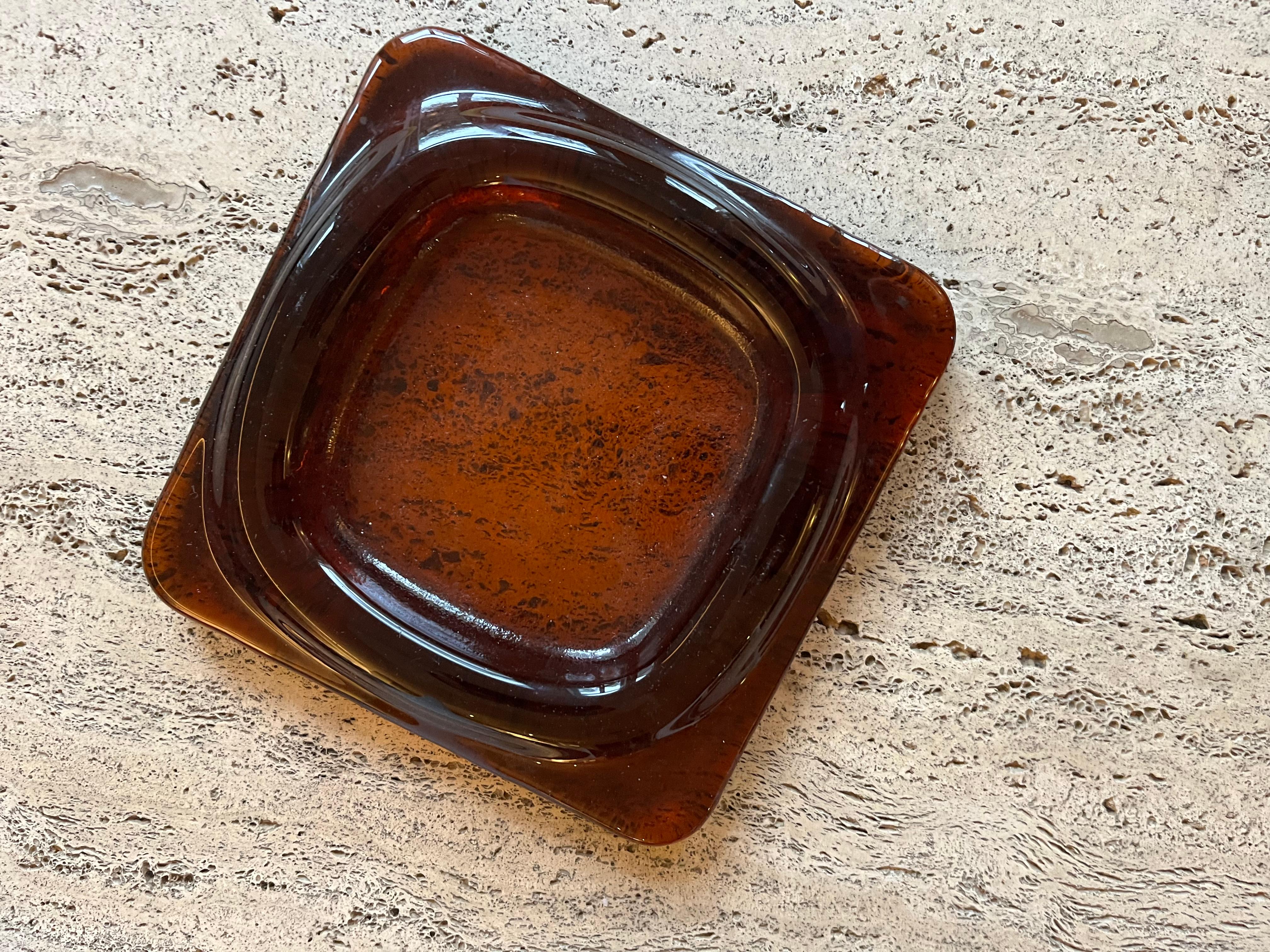Heavy amber moulded glass vide poche c.1970’s In Good Condition For Sale In London, GB