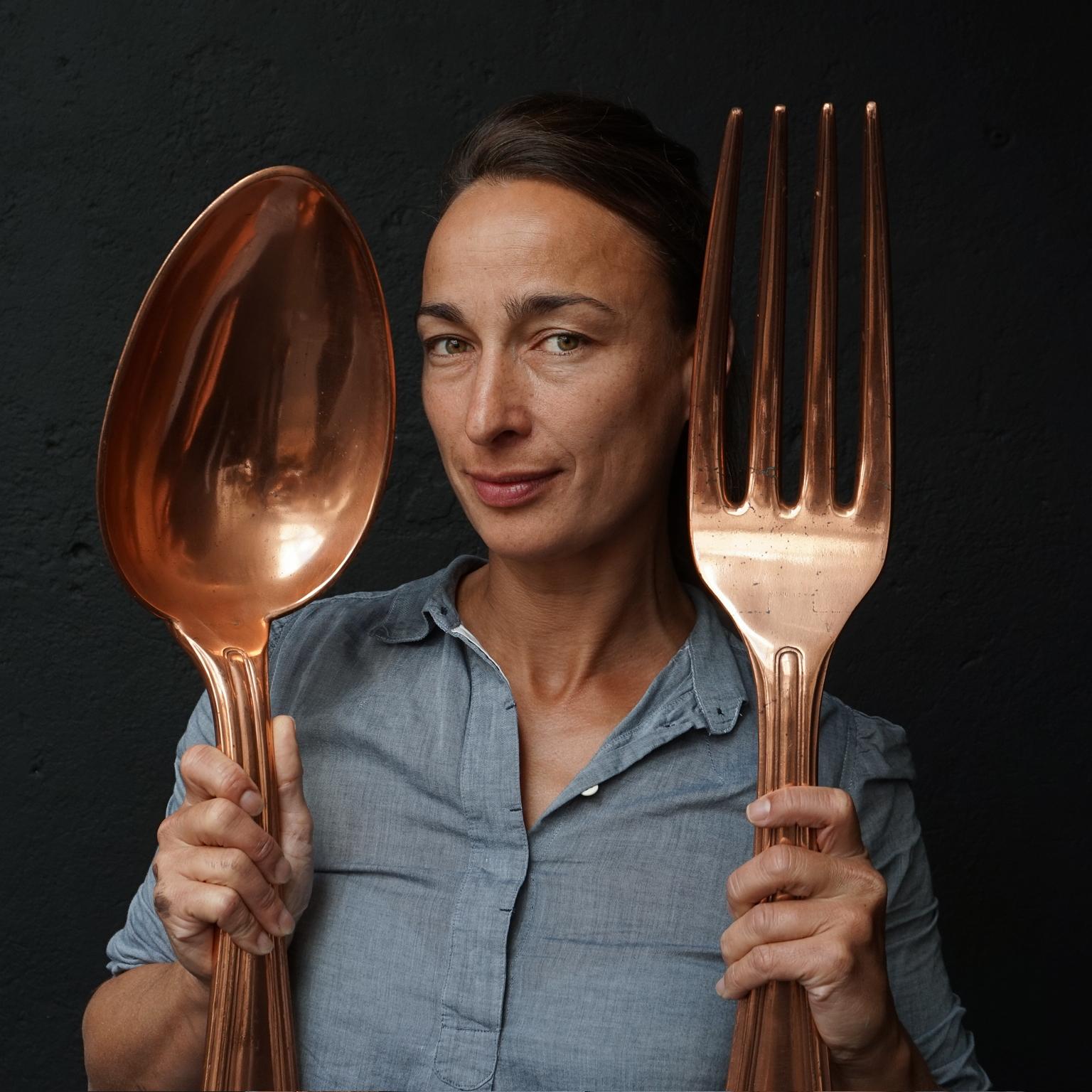 Very lovely heavy larger than life vintage massive brass fork and spoon with copper finish.
These will bring out the Sophia Loren in you! 
 
Great decoration piece for a restaurant or home cook.

Dimensions: Fork H 75 cm, W 11 cm, D 9 cm. Spoon