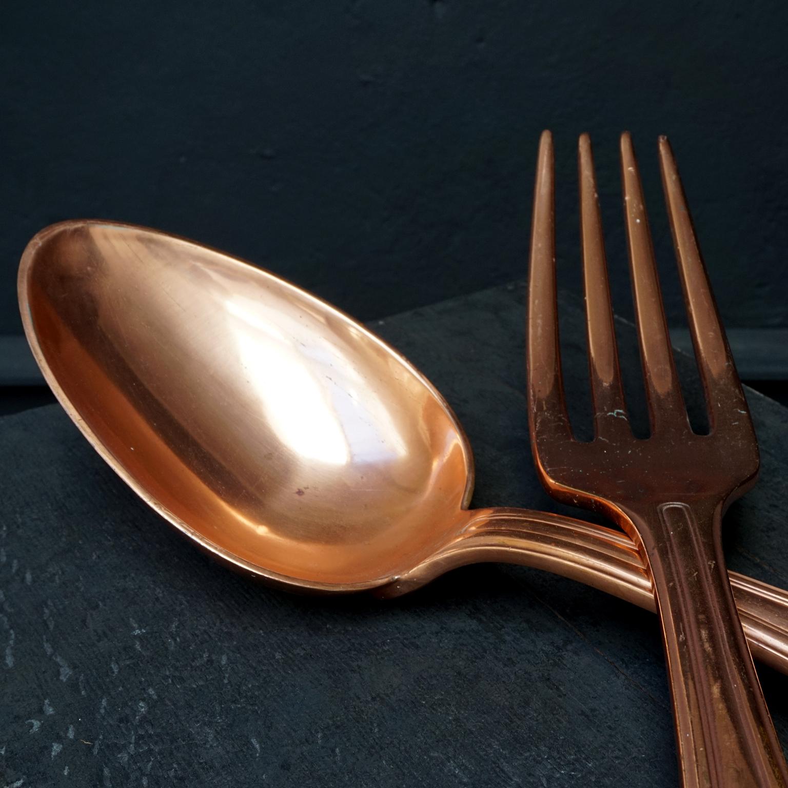 Heavy and Large Midcentury Giant Copper Cutlery Fork and Spoon Wall Decoration In Good Condition In Haarlem, NL