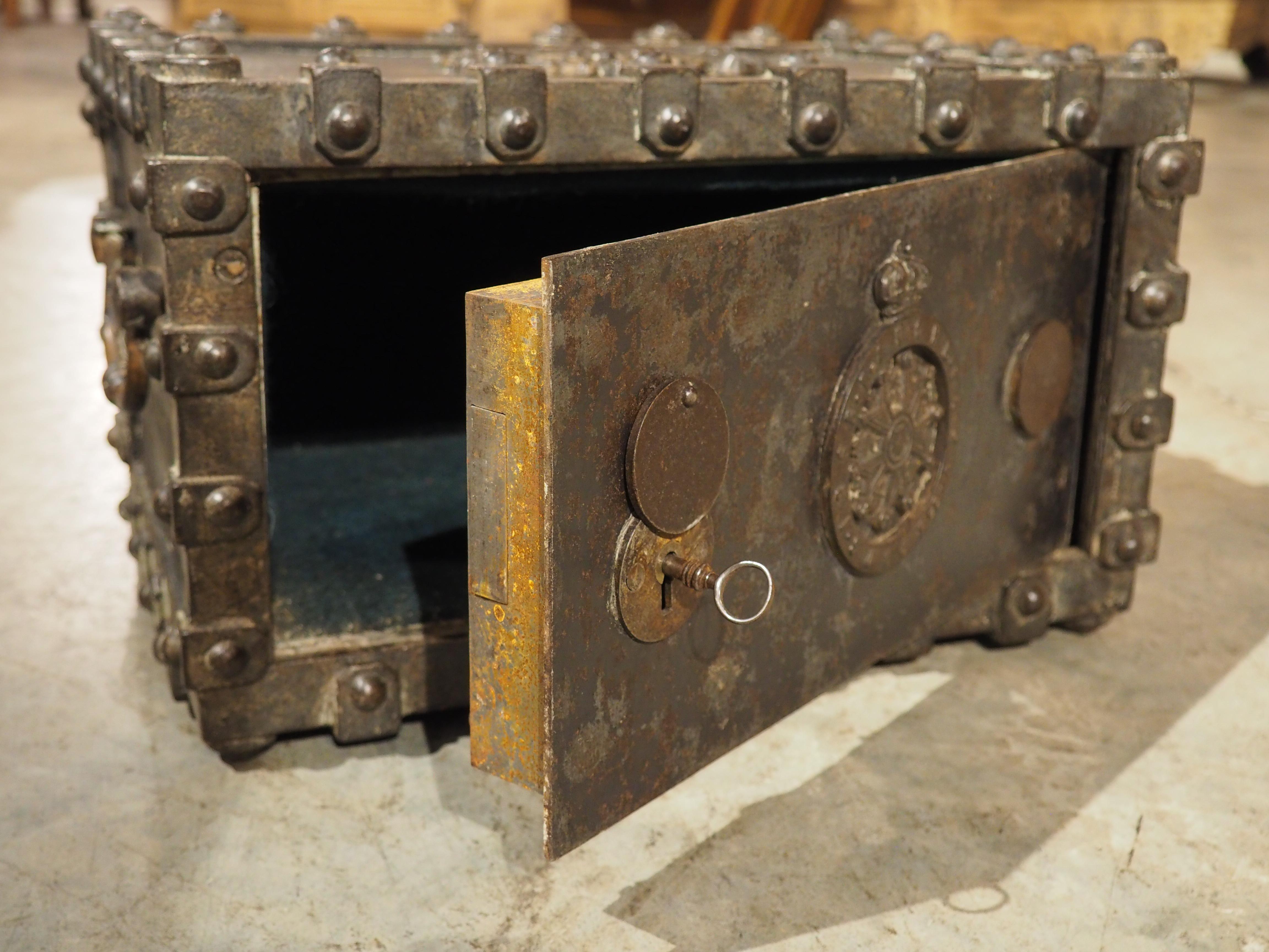 Heavy Antique Bauche Cast Iron Safe from Northeastern France, Circa 1870 6