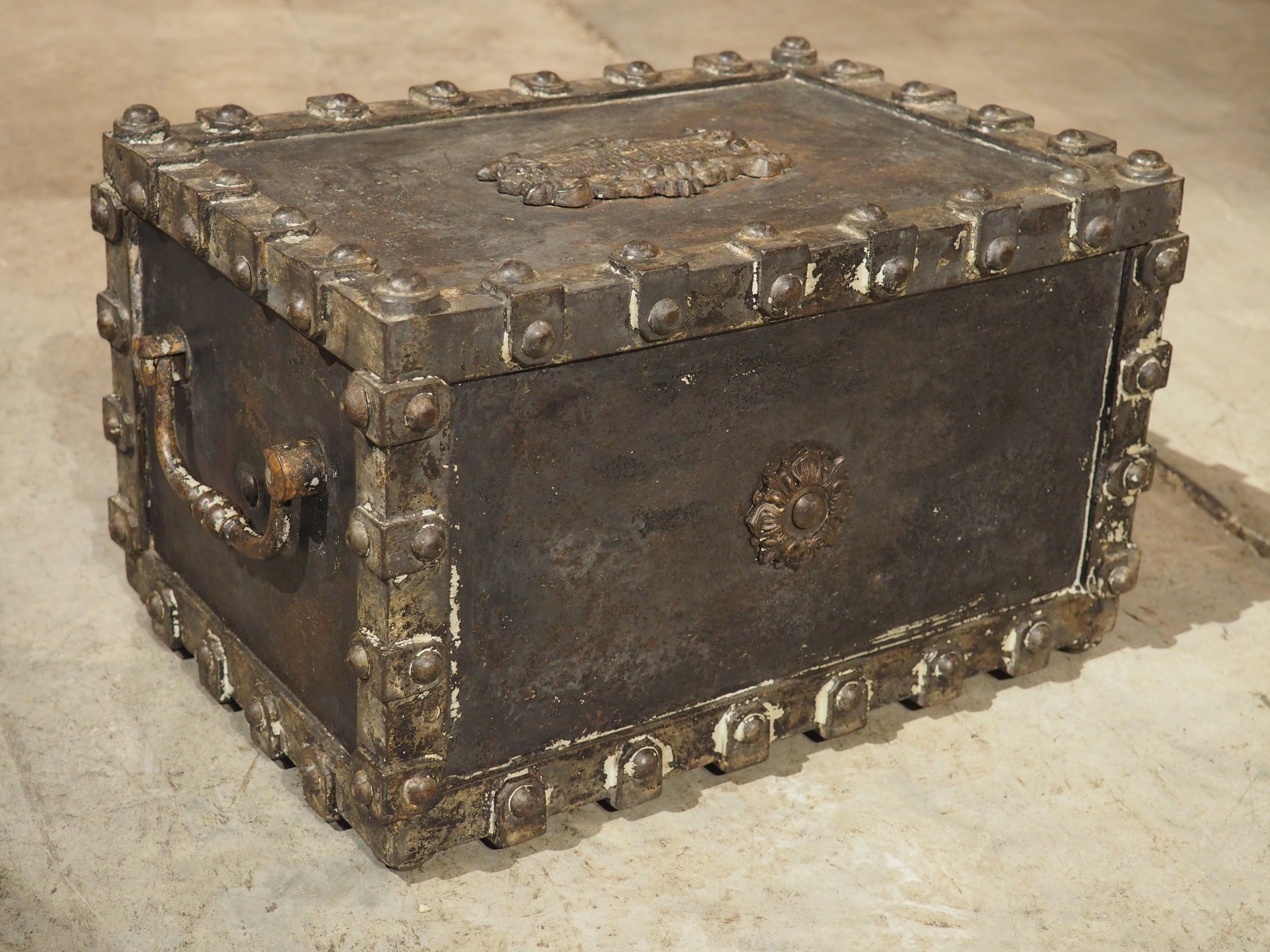 Heavy Antique Bauche Cast Iron Safe from Northeastern France, Circa 1870 1