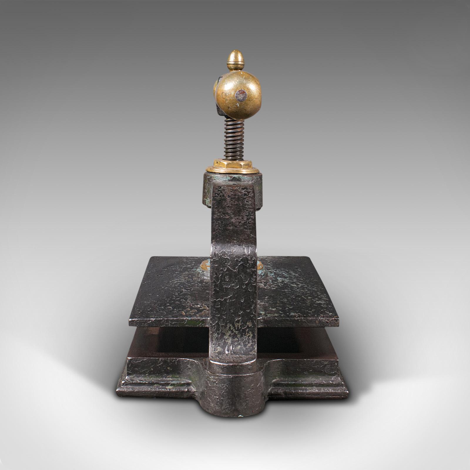 metal flower press