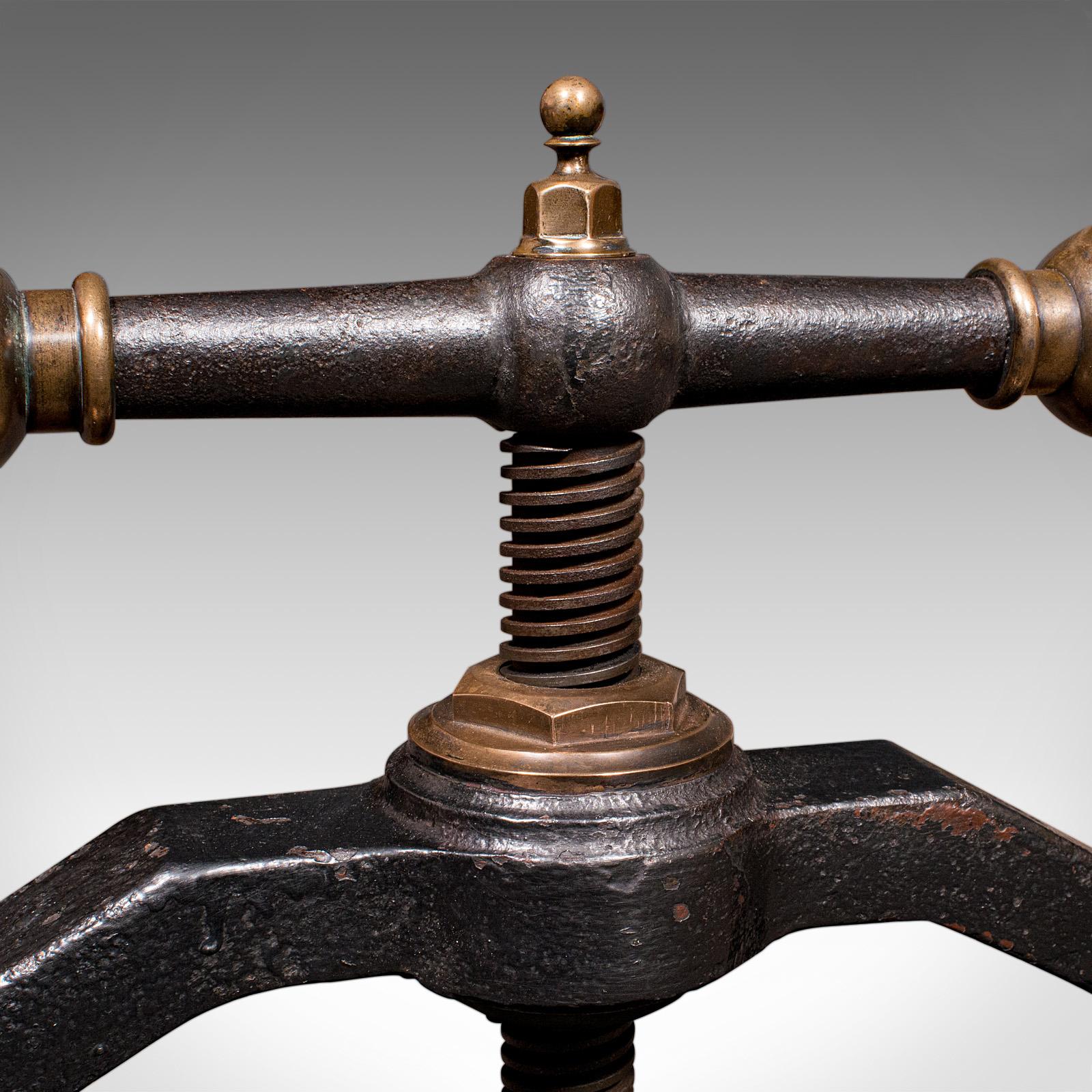 Prensa de Libros Pesada Antigua, Hierro Fundido Inglés, Bronce, Encuadernadora Industrial, Georgiana en venta 3