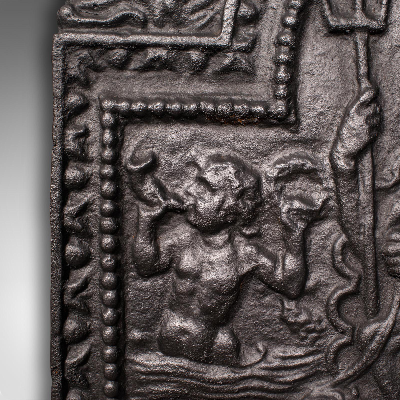 Schwerer antiker dekorativer Kaminreflektor mit Kaminrücken, englisch, spätviktorianisch (Eisen) im Angebot