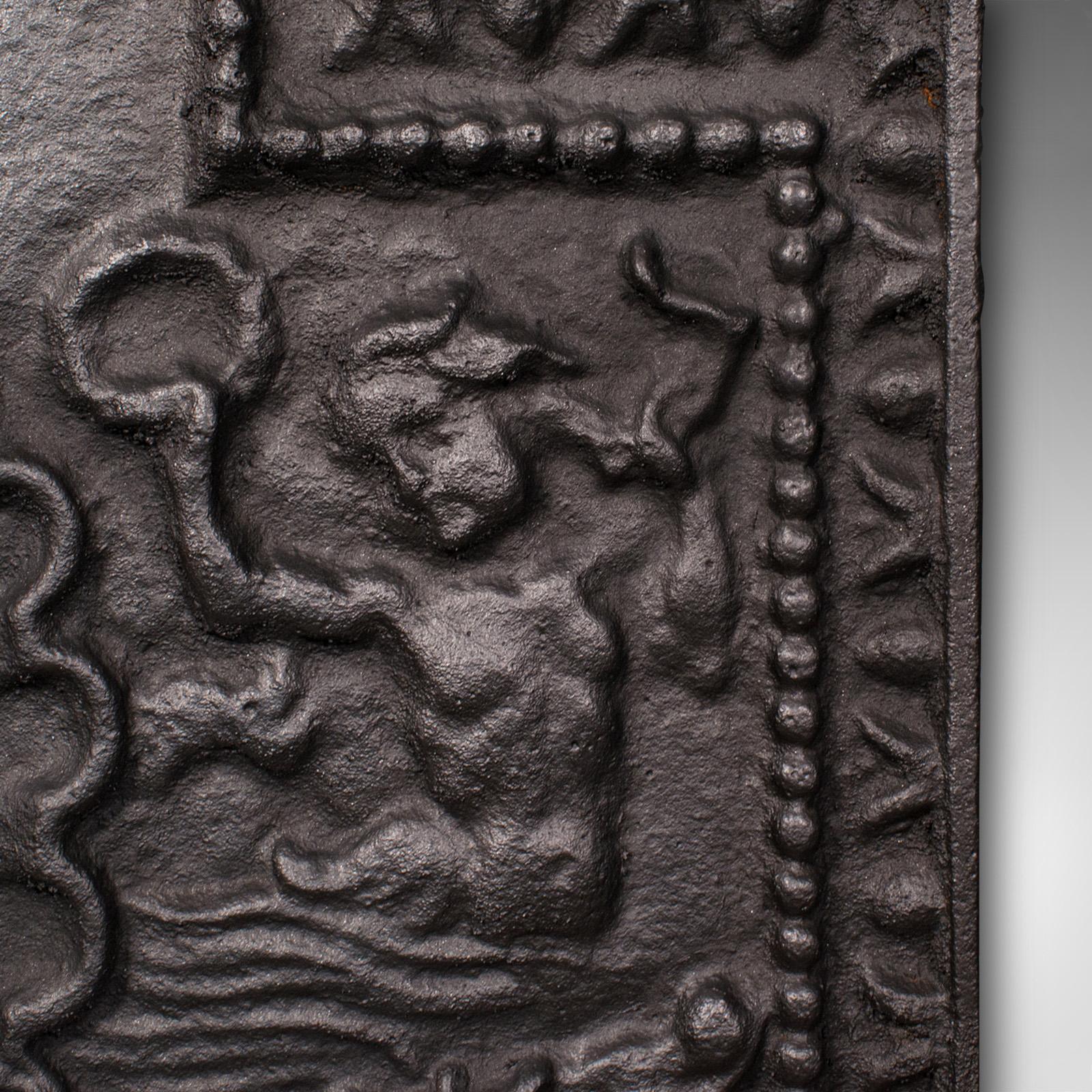Schwerer antiker dekorativer Kaminreflektor mit Kaminrücken, englisch, spätviktorianisch im Angebot 1