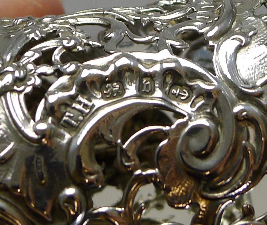 Heavy Antique English Sterling Silver Napkin Ring, 1895 im Zustand „Gut“ in Bath, GB