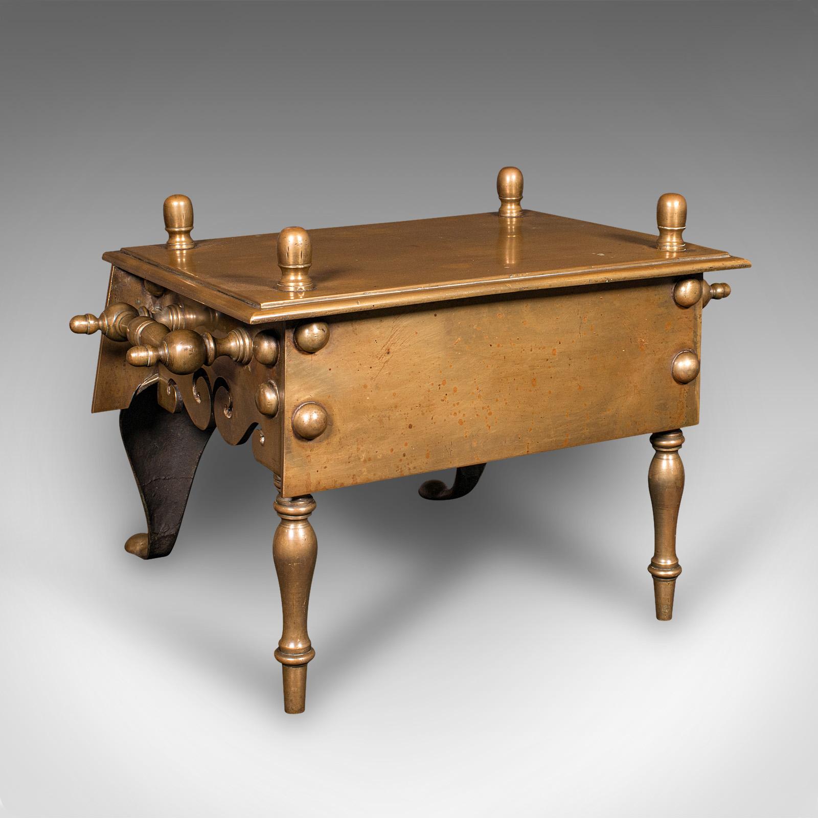 Laiton Chaussure de cheminée anglaise d'antiquités Inglenook, marches, Regency en vente