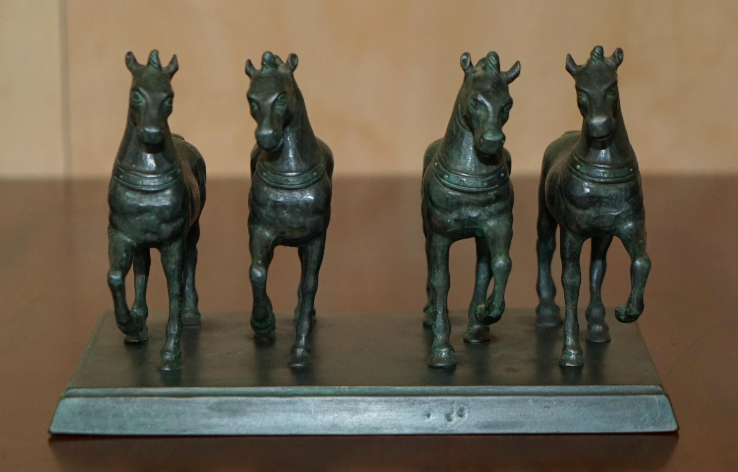 Italian HEAVY ANTIQUE SiGNED GRAND TOUR BRONZE STATUE OF THE FOUR HORSES OF SAINT MARKS For Sale