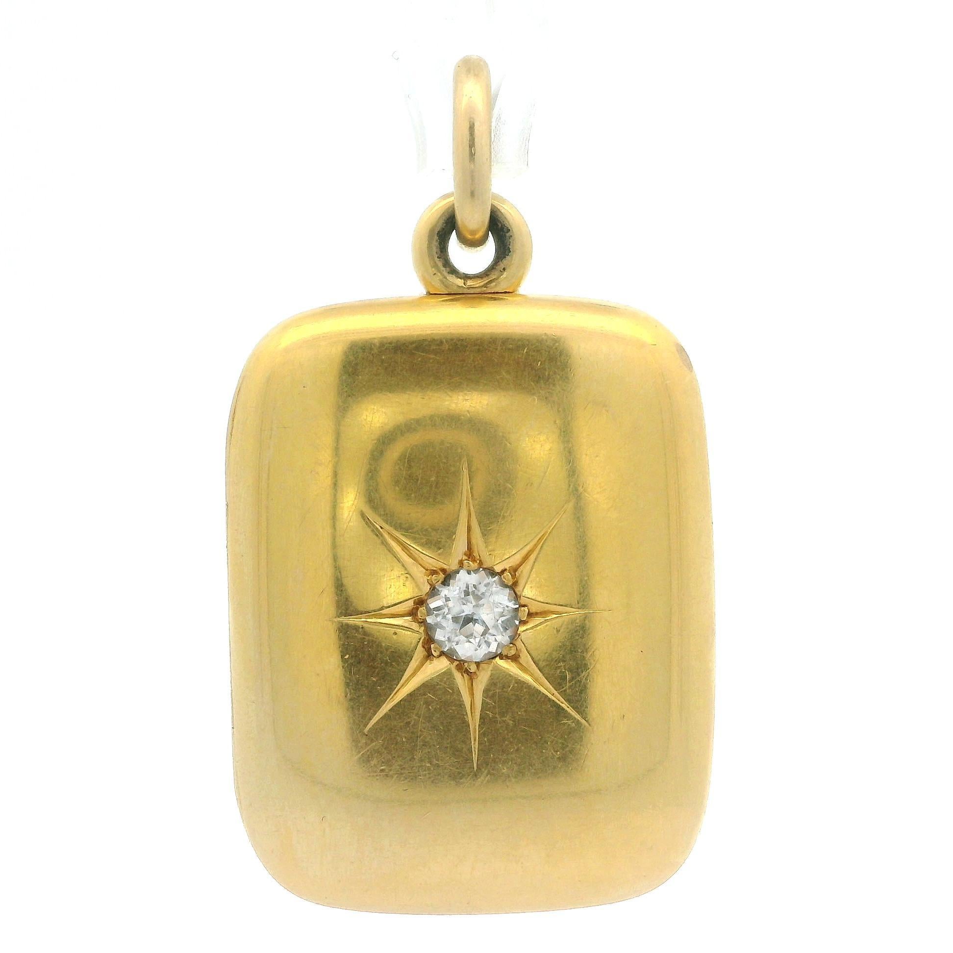 Pendentif médaillon ouvert ancien victorien en or jaune 18 carats avec étoile pavée ancienne mine en vente 1