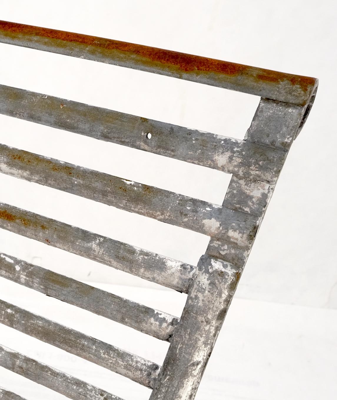 Antike antike schmiedeeiserne Stühle für den Außenbereich His & Hers im Angebot 9