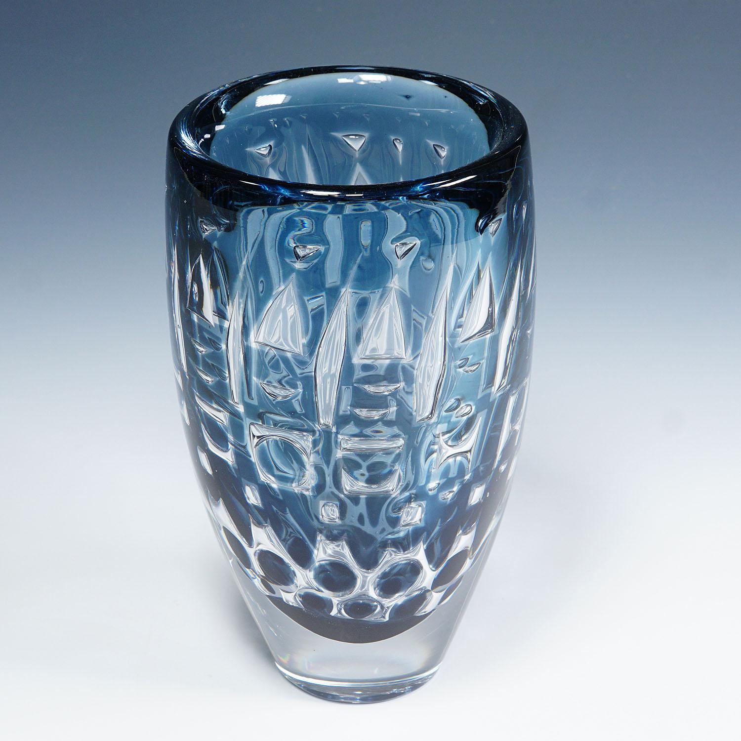 Mid-Century moderno Vaso pesante in vetro Ariel di Ingeborg Lundin per Orrefors, Svezia 1964 in vendita
