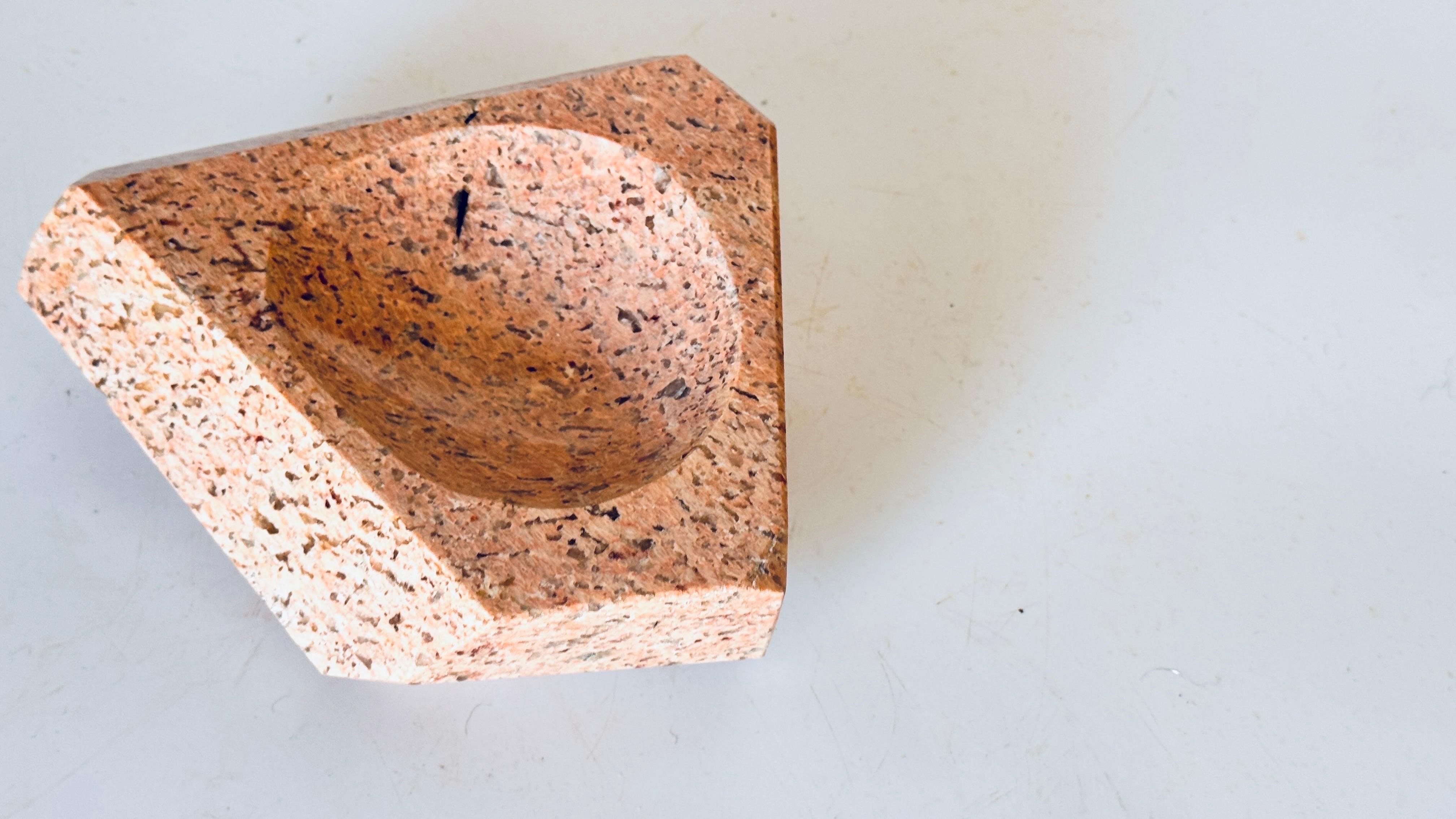 Mid-20th Century Heavy Art Deco Ashtray, 1930s, Straight Lines Inspired by Bauhaus Pink Marble For Sale