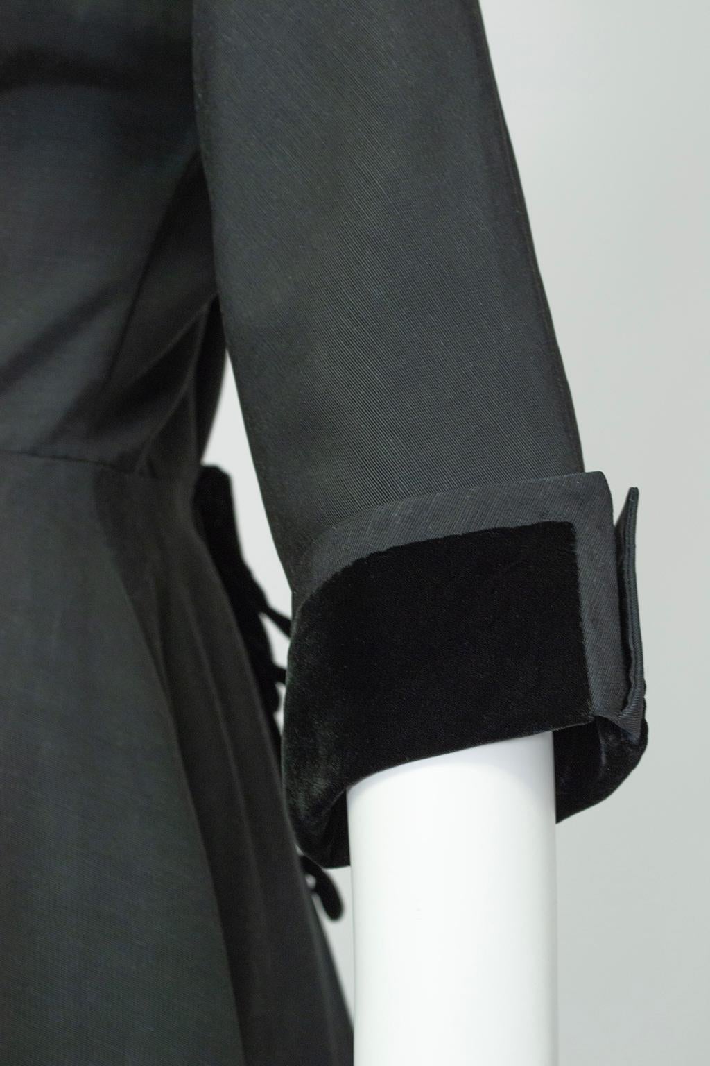 Robe circulaire en faille de soie noire à taille chemise avec bordure en velours, M-L, fin des années 1940 en vente 3
