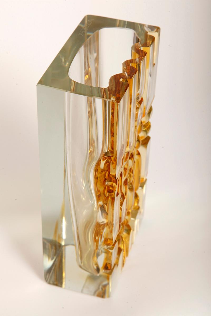Heavy Bohemian Vase of Honey Colored Glass, Moser Glassworks, 1950s im Zustand „Gut“ in Warsaw, PL