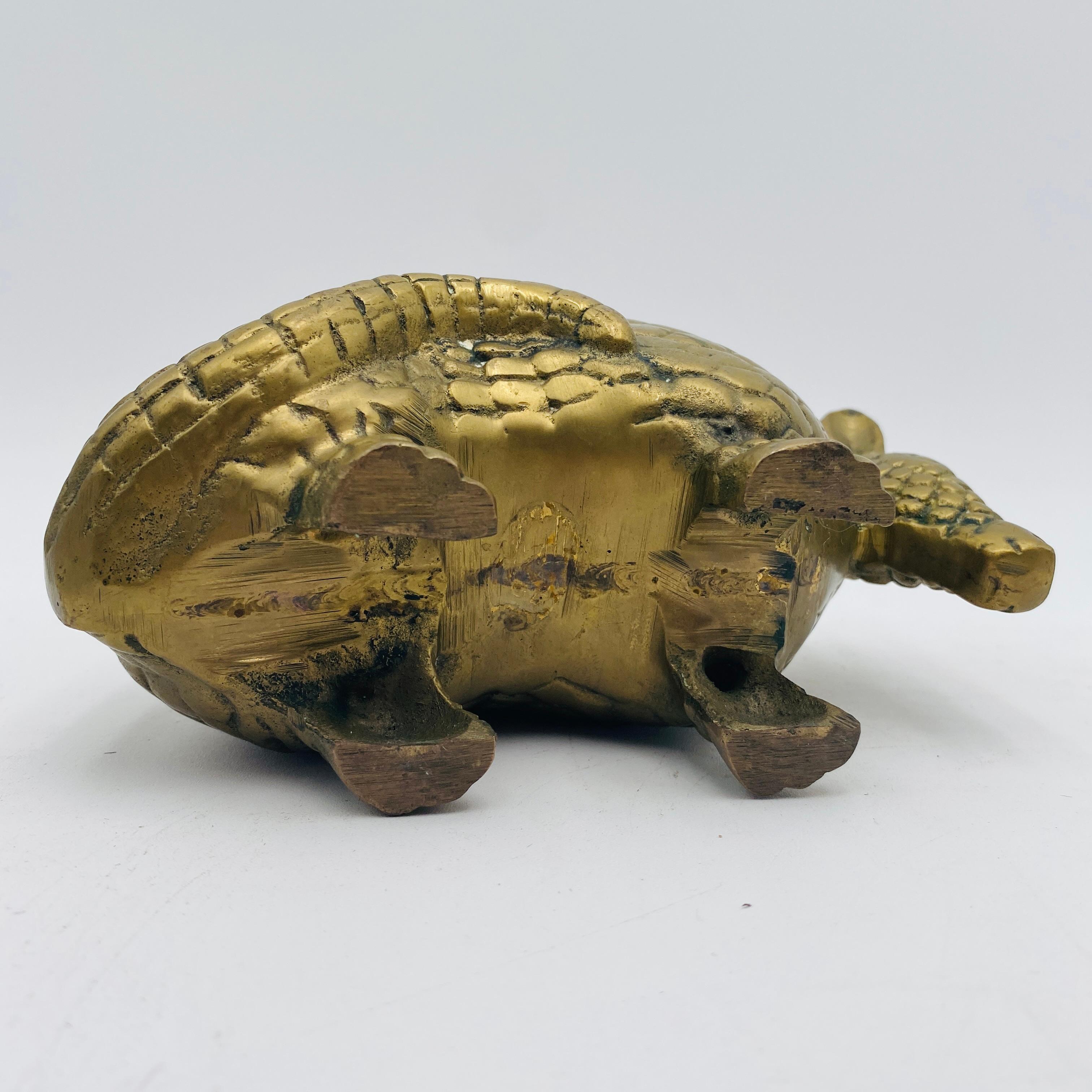 Schweres Messing Gürteltier Figur Skulptur 1970er Jahre im Angebot 2