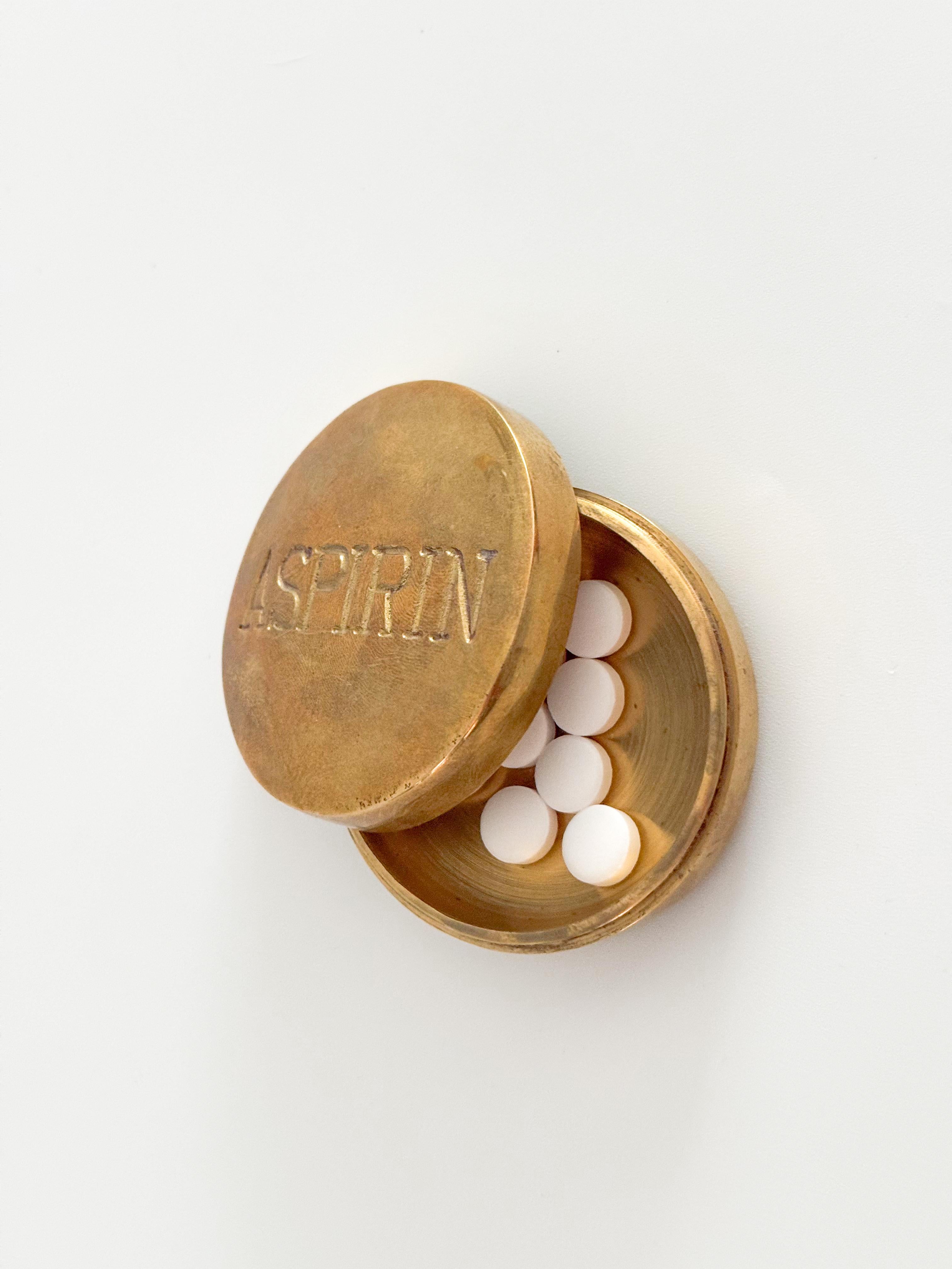 Heavy Brass Aspirin Pill Box – Mid-Century American Twist-Top Container Novelty In Good Condition For Sale In Toronto, CA