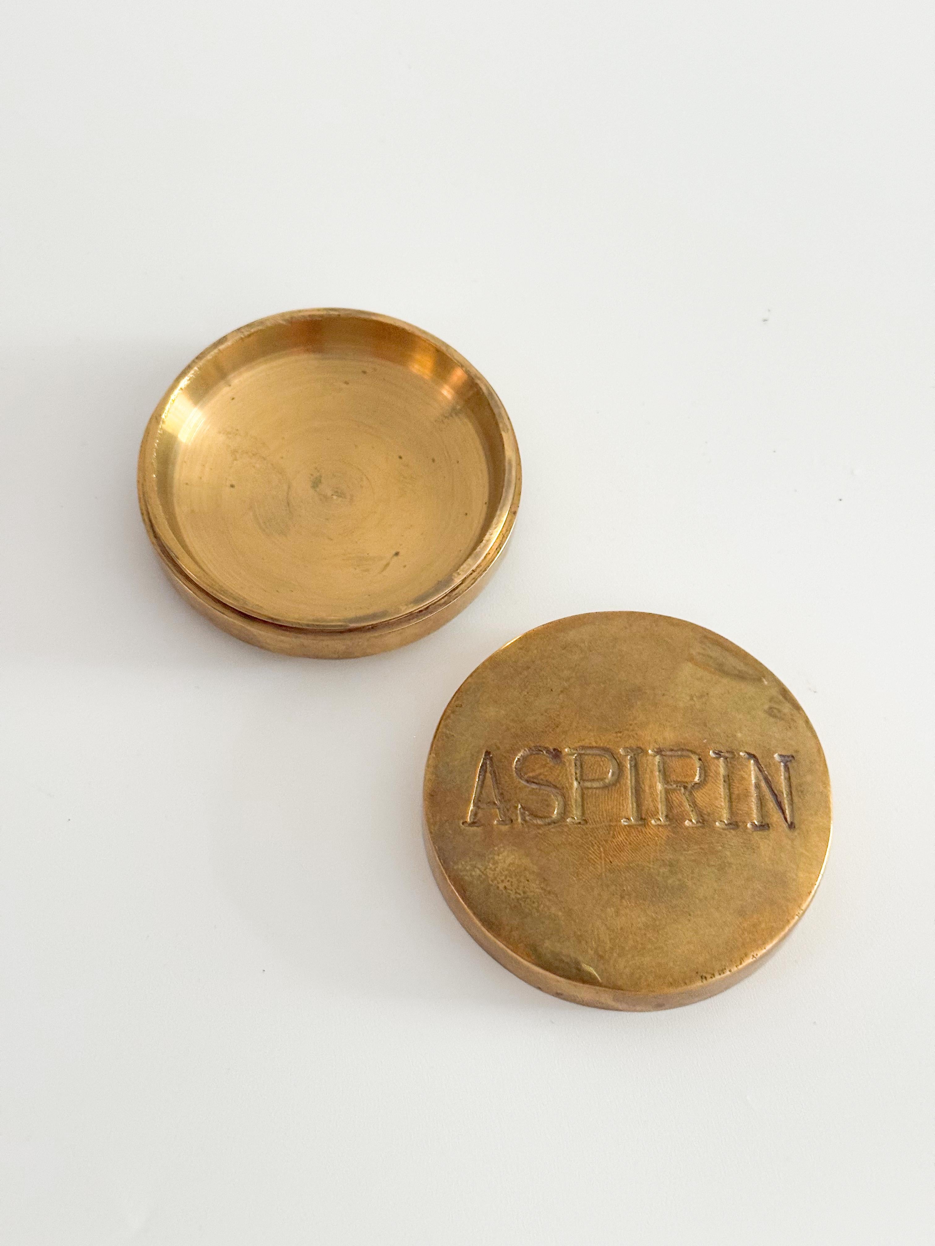 Heavy Brass Aspirin Pill Box – Mid-Century American Twist-Top Container Novelty For Sale 1