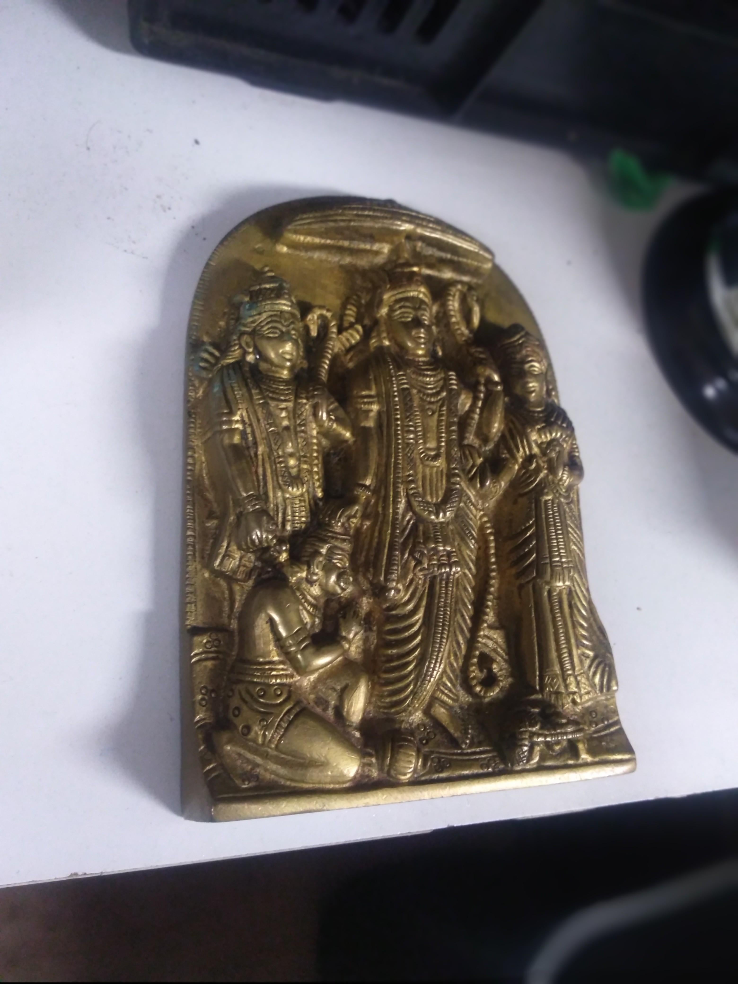 Heavy Brass Cast Ram Darbar Plaque In Good Condition For Sale In Pasadena, TX