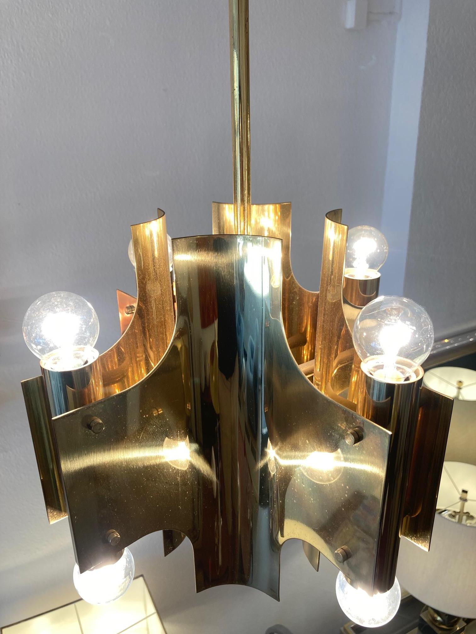 Lampada a sospensione vintage in ottone pesante, anni '70 circa in vendita 4