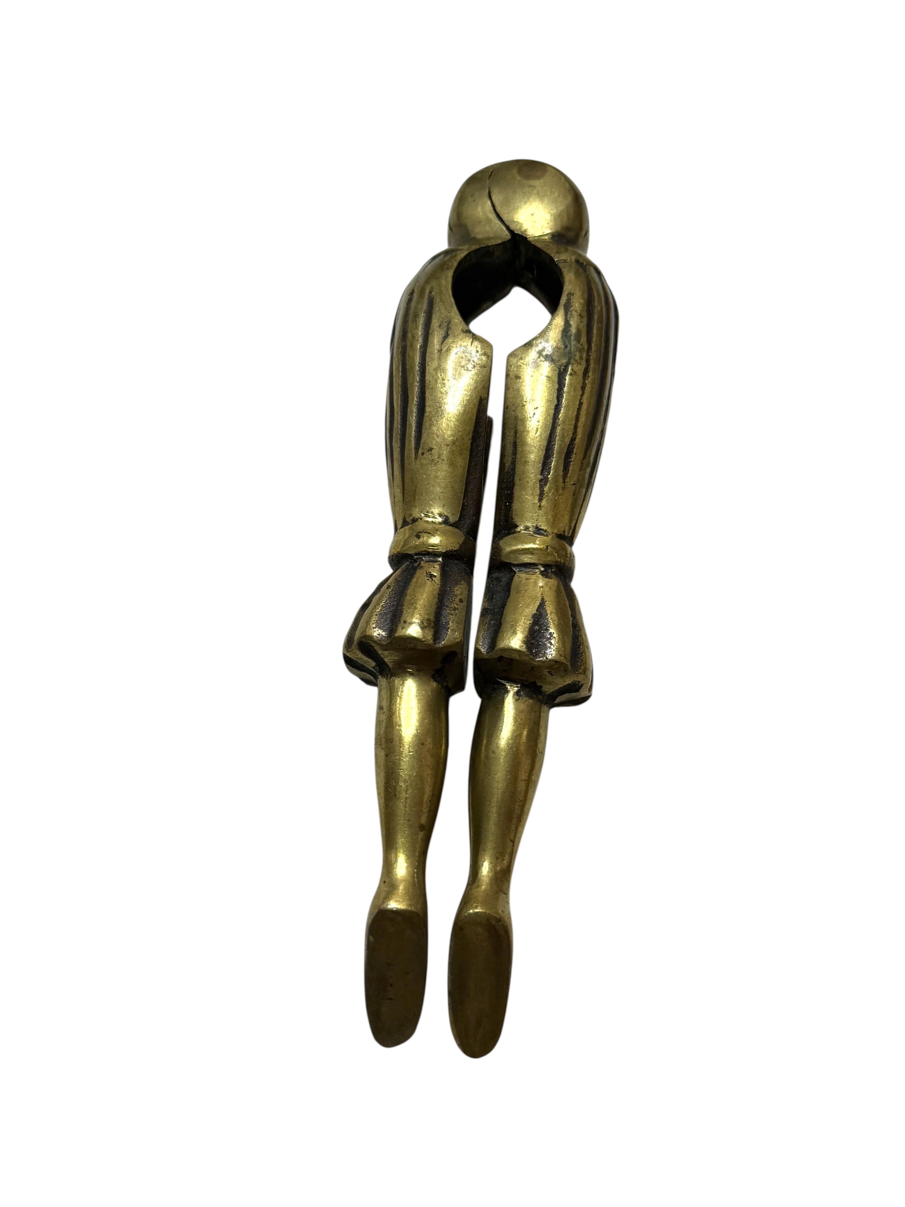 Schwere Bronze Messing Metall Dame Bein Nussknacker Antike Frankreich 1910s (Art nouveau) im Angebot