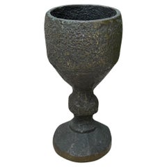 Escultura de cáliz de bronce pesado, c.1960