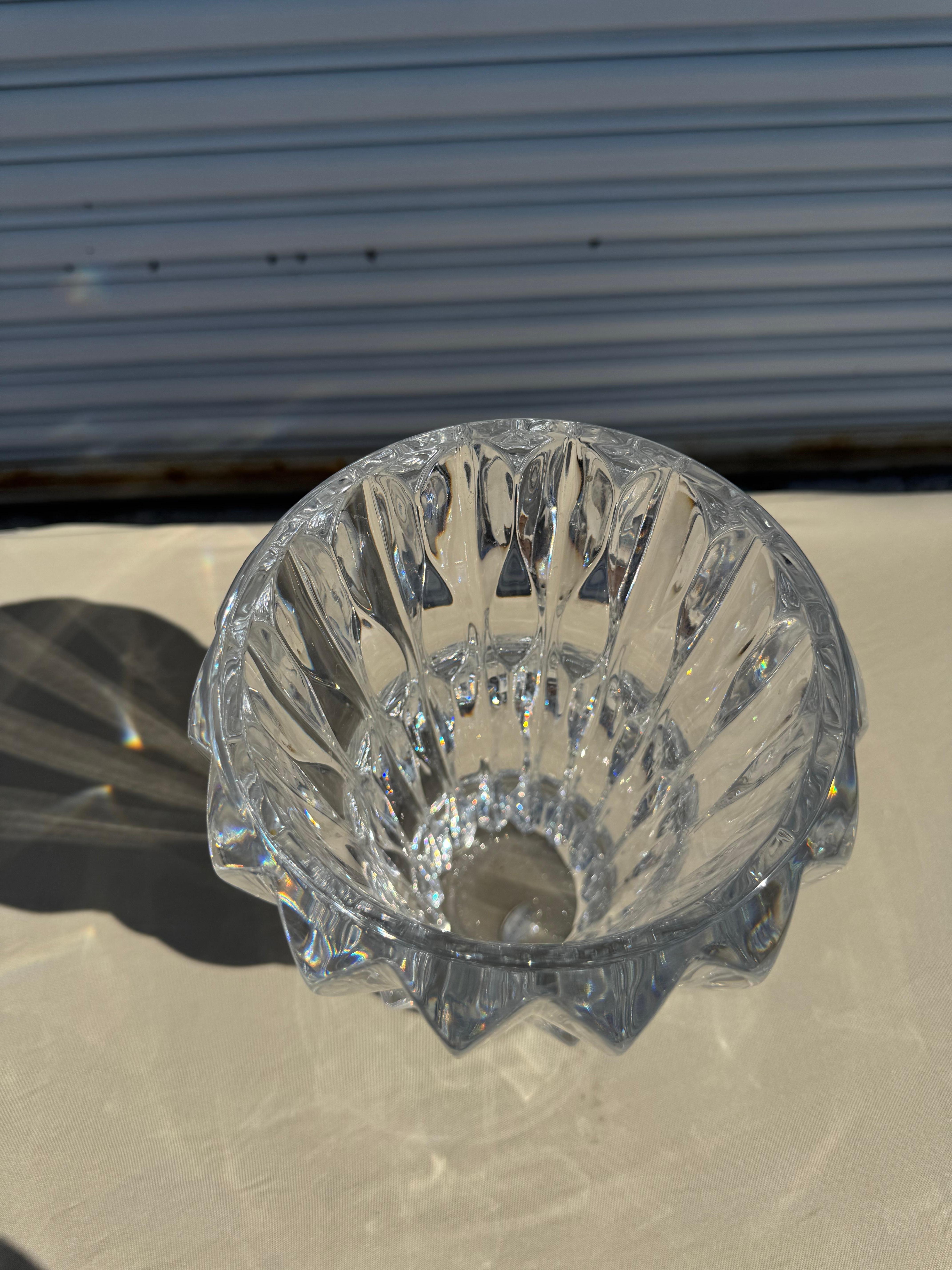 Sloveno Vaso in cristallo fuso pesante di Rogaska Crystal, Slovenia in vendita
