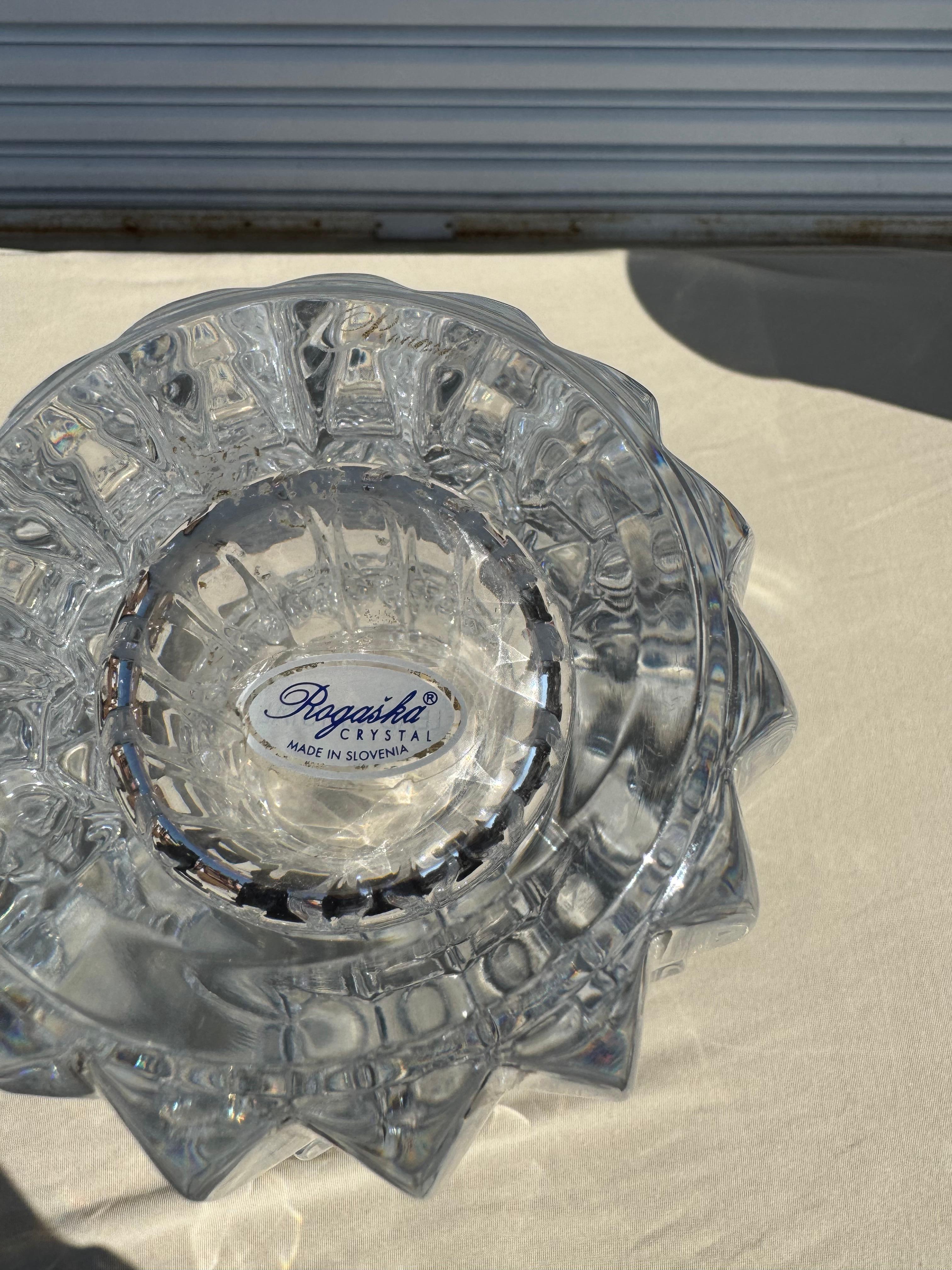XX secolo Vaso in cristallo fuso pesante di Rogaska Crystal, Slovenia in vendita