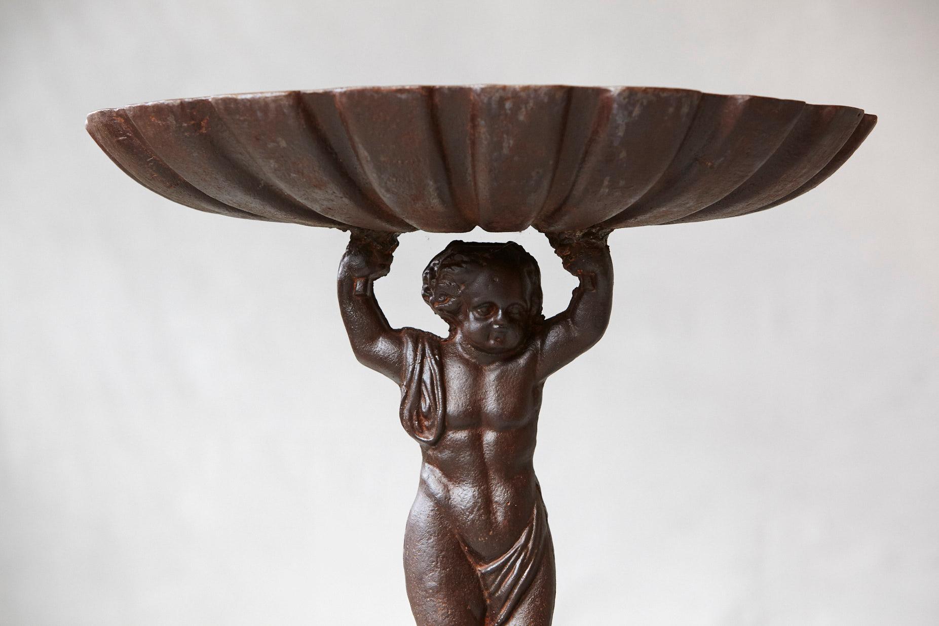 Heavy Cast Iron Birdbath, Putti Holding a Shell on Octagonal Base, 1900s In Good Condition In Pau, FR