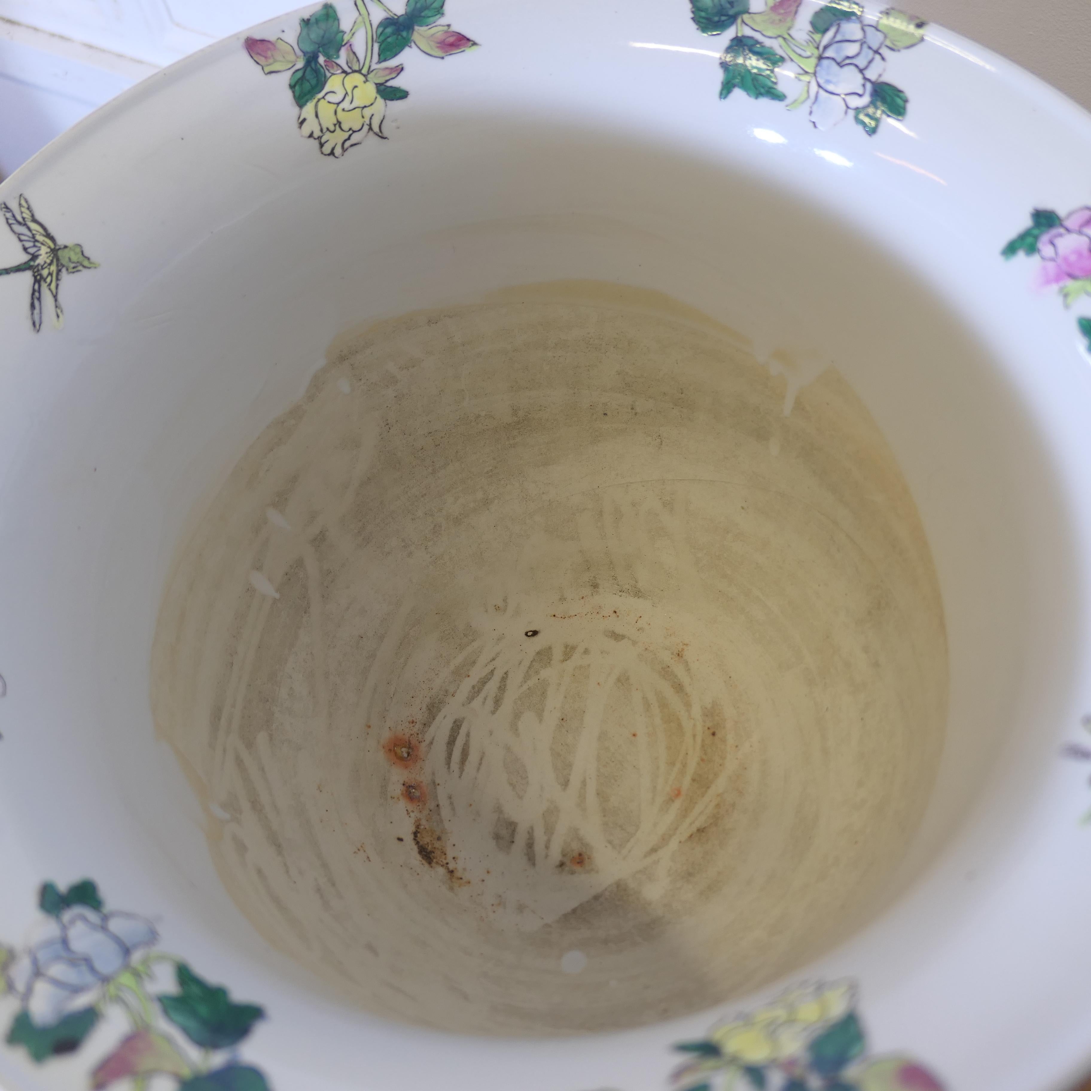 Heavy Chinese Famille Verte Fish Bowl or Jardiniere  A superb piece For Sale 6