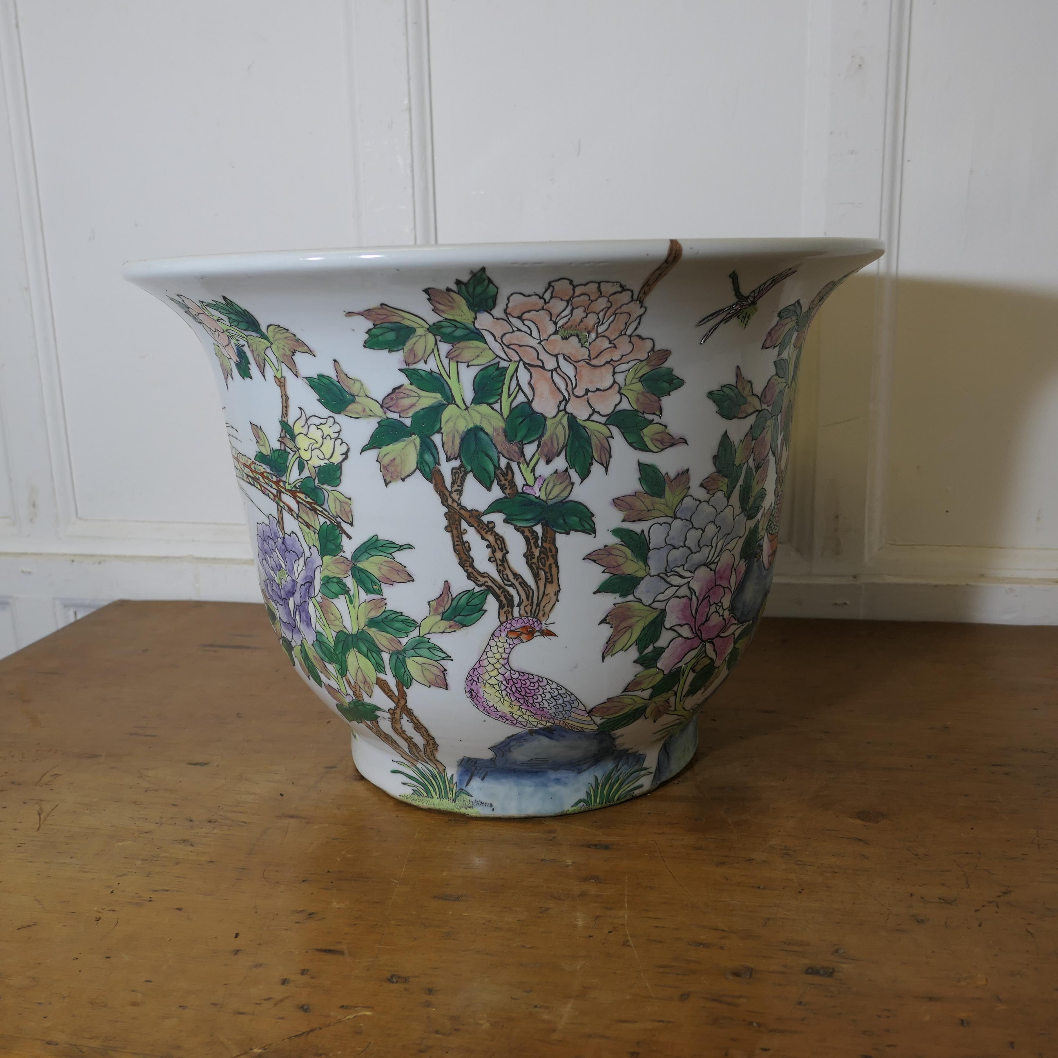 Heavy Chinese Famille Verte Fish Bowl or Jardiniere  A superb piece For Sale 1