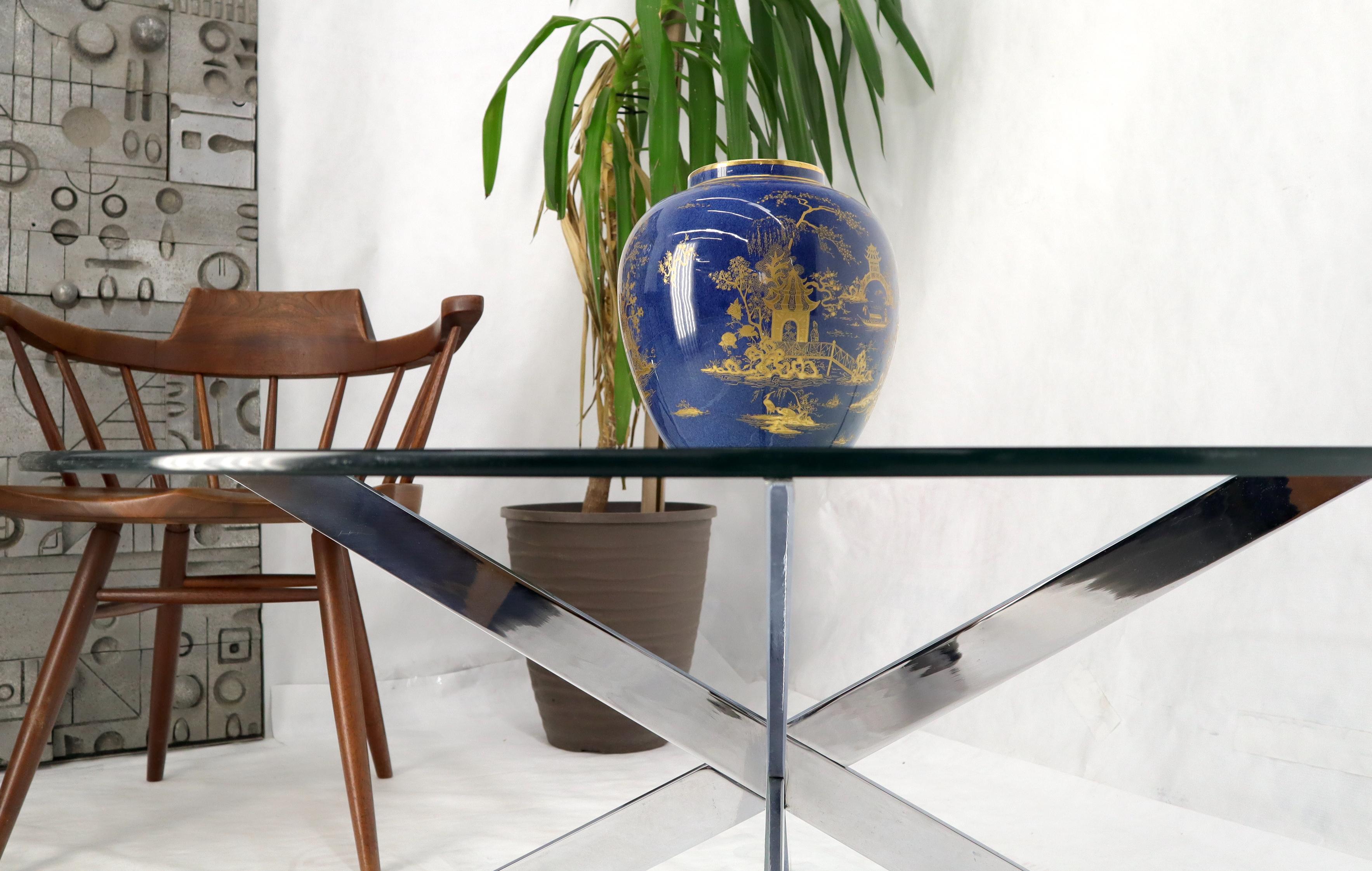 Table basse de style Jacks chromée avec base à pointes et plateau rond en verre en vente 5