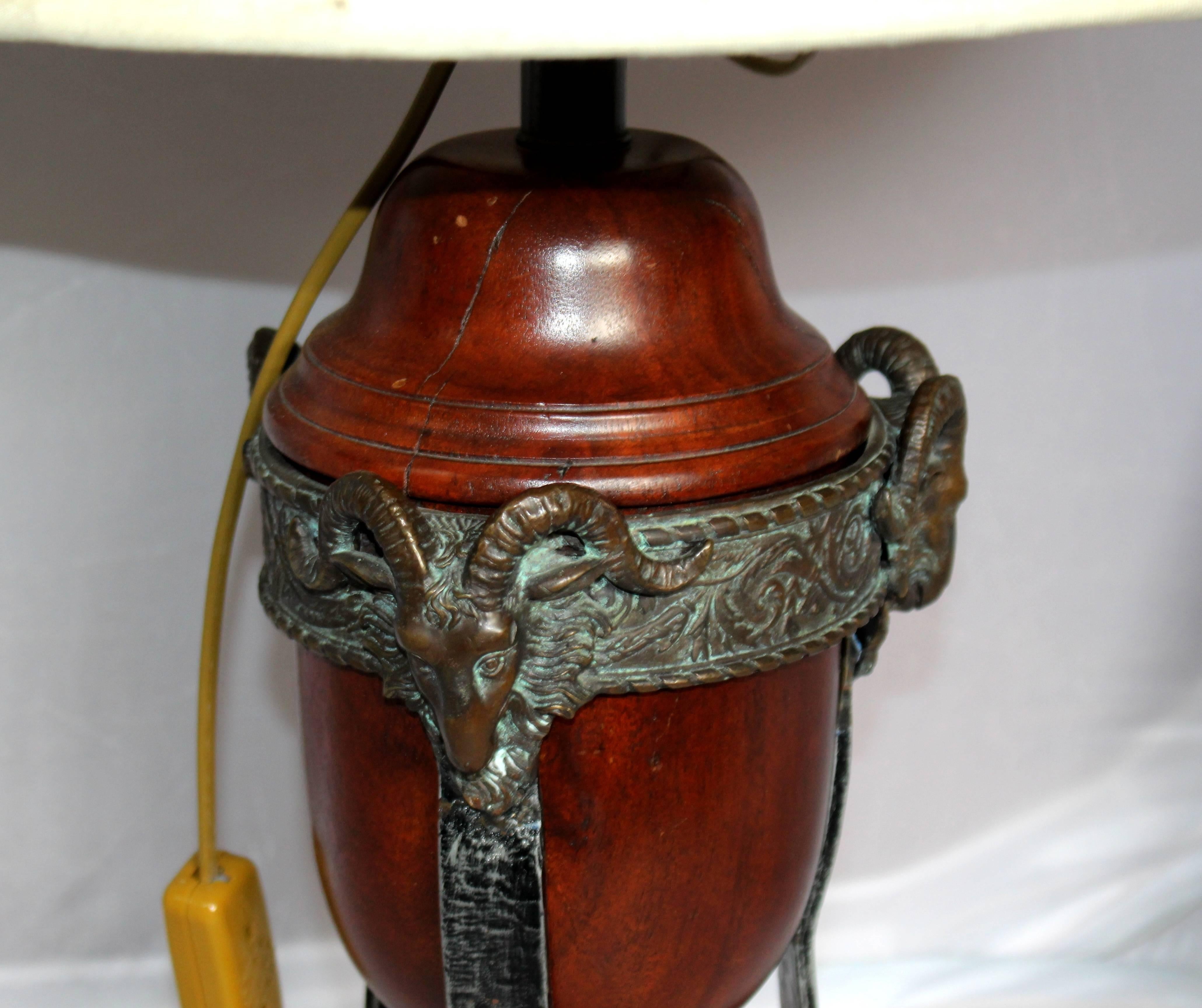 Heavy Classical Style Theodore Alexander Bronze Table Lamp In Excellent Condition In Worcester, Worcestershire
