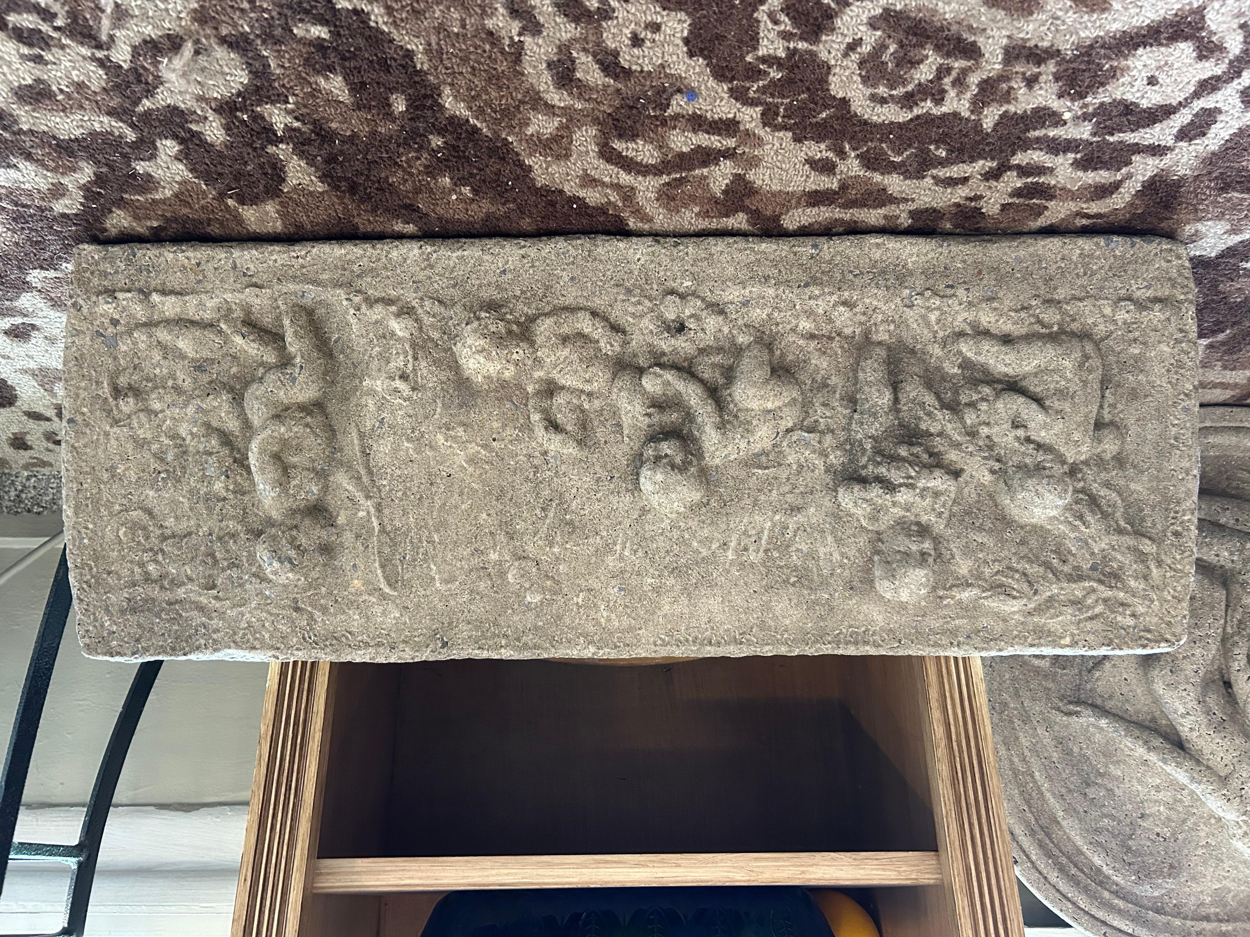 Escultura en relieve de hormigón pesado para jardín de niños juguetones Concreto en venta