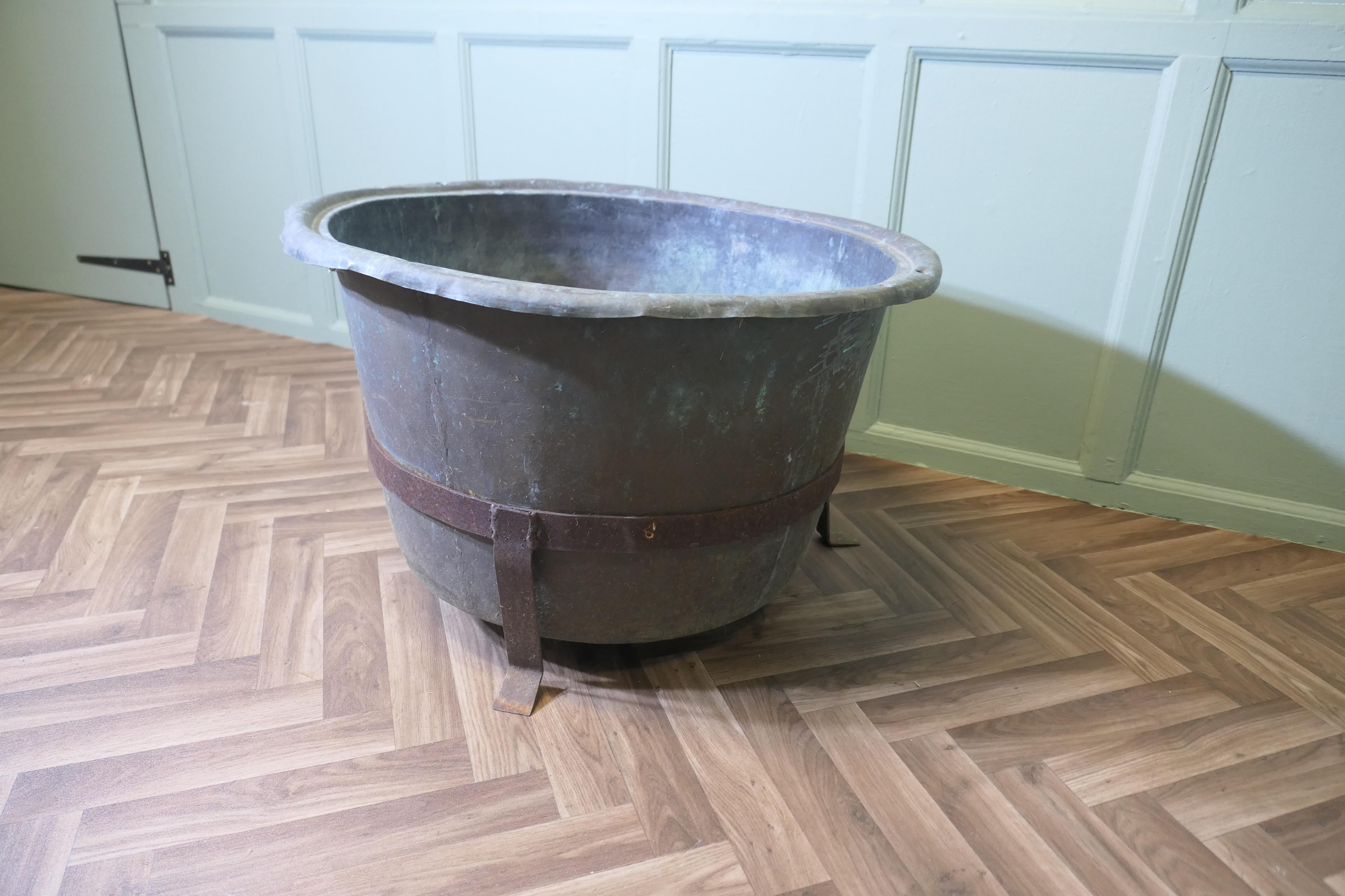 Heavy Copper and Wrought Iron Log Bin In Good Condition For Sale In Godshill, Isle of Wight