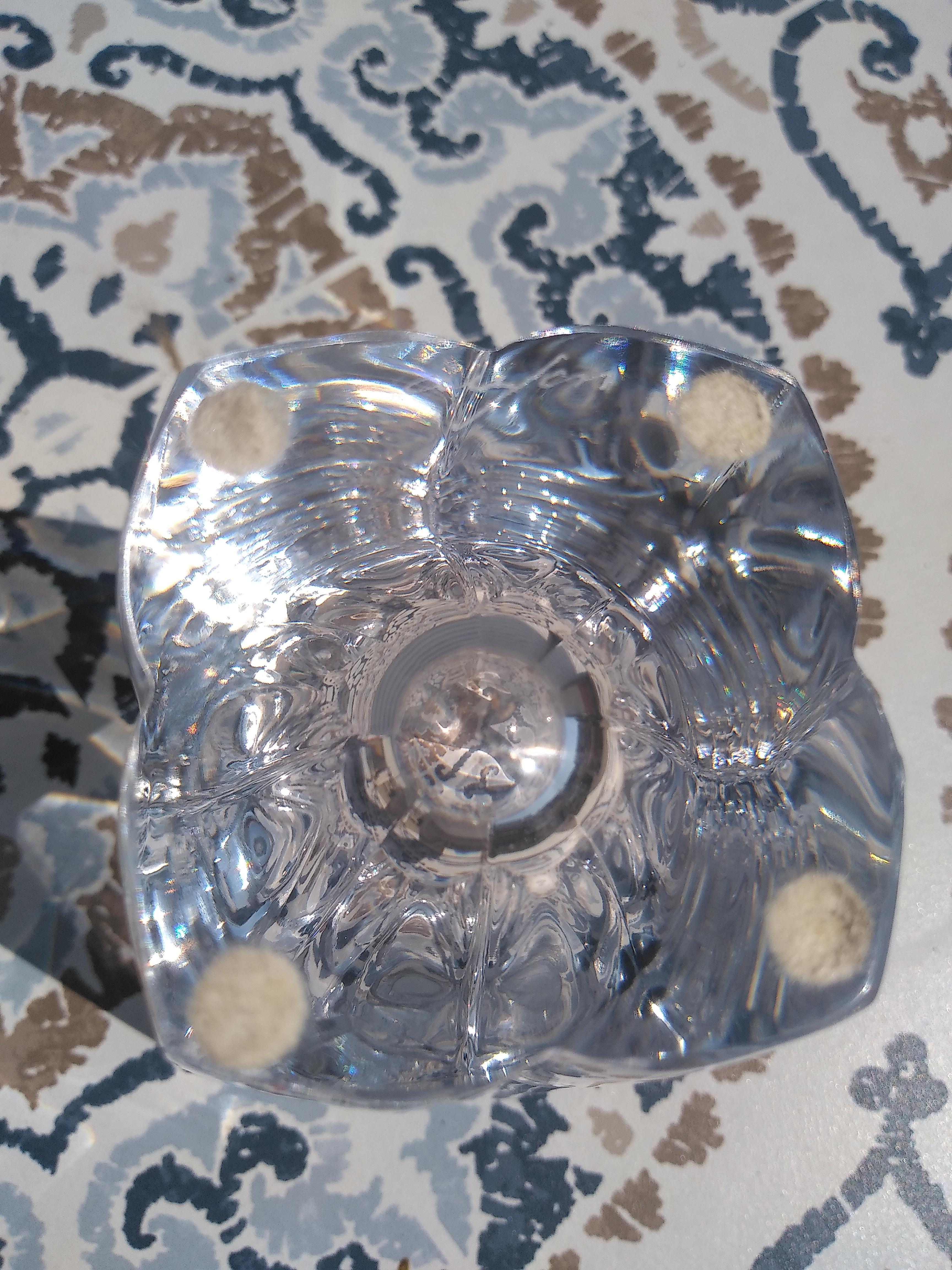 Vaso di cristallo pesante Lotus in vendita 1
