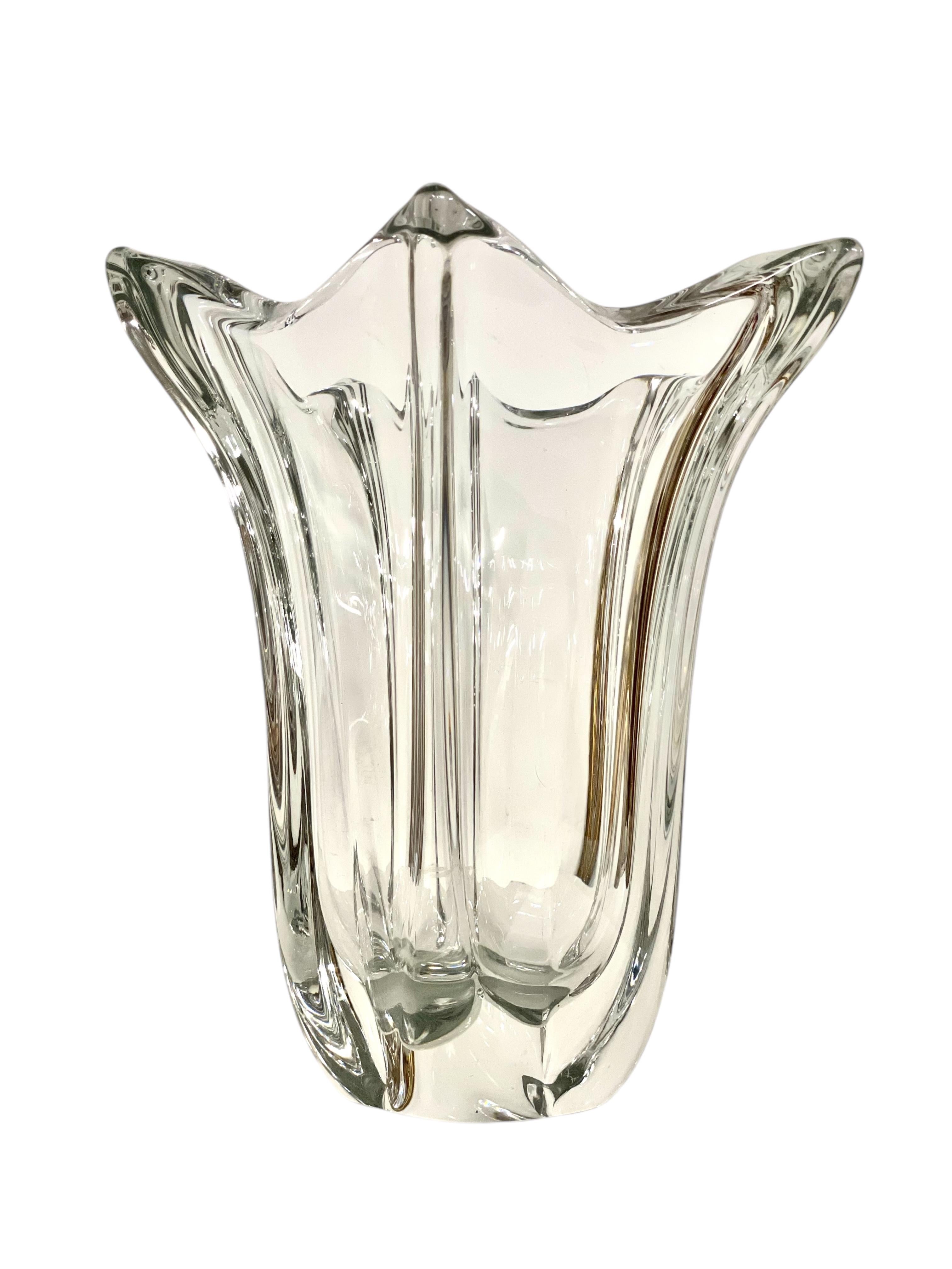 Français Vase en cristal lourd attribué à Daum Nancy en vente