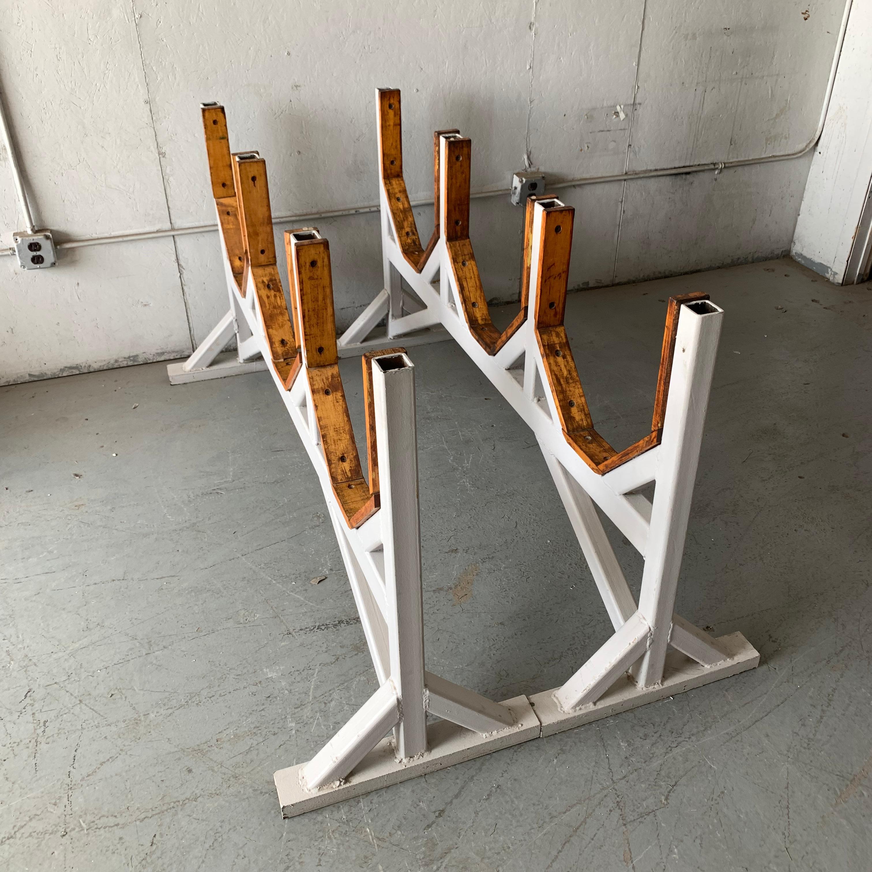 Zwei anpassbare industrielle Tischgestelle aus Metall und Holz für Esszimmer im Angebot 6