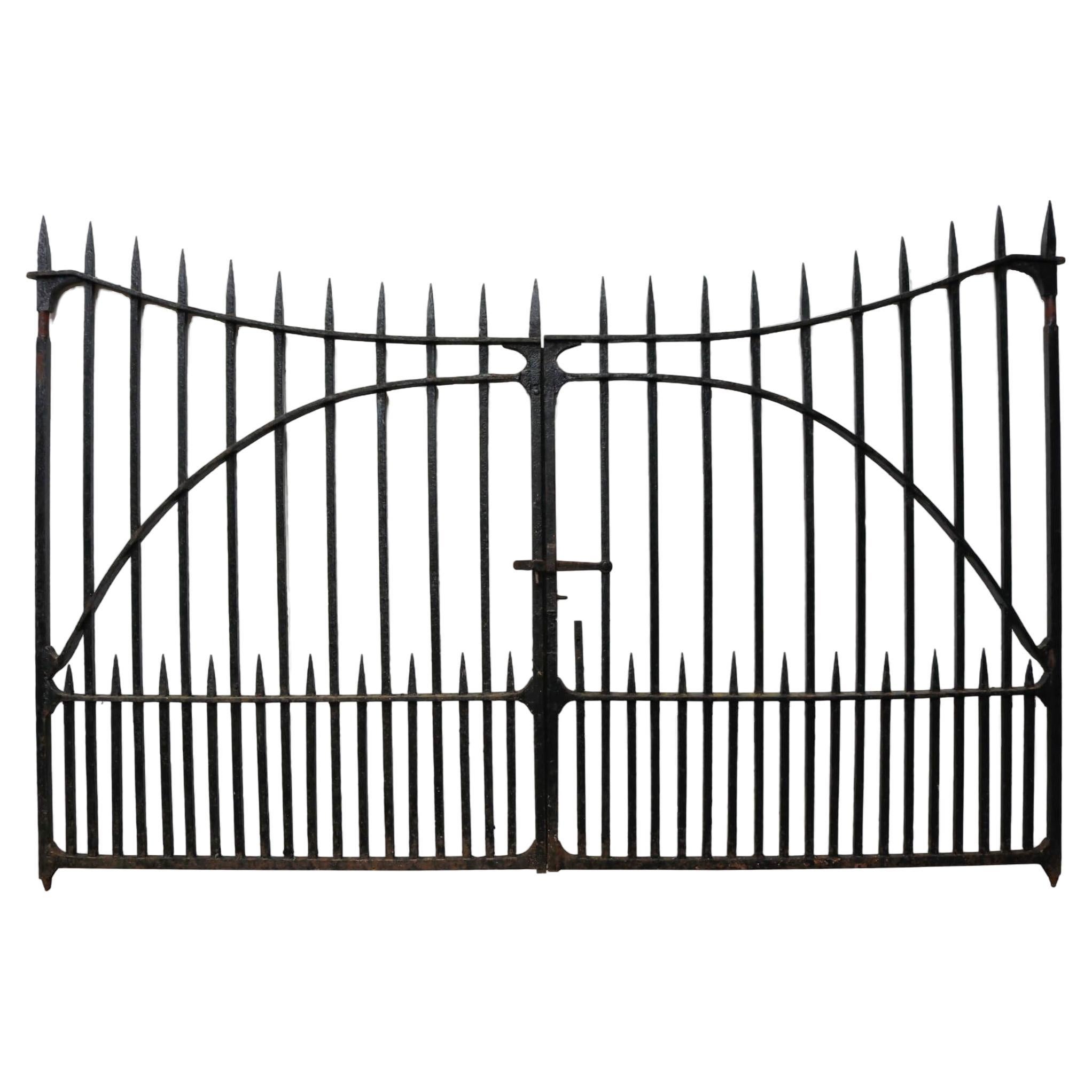 Heavy Duty Wrought Iron Driveway Gates 297 cm (9’7”) For Sale