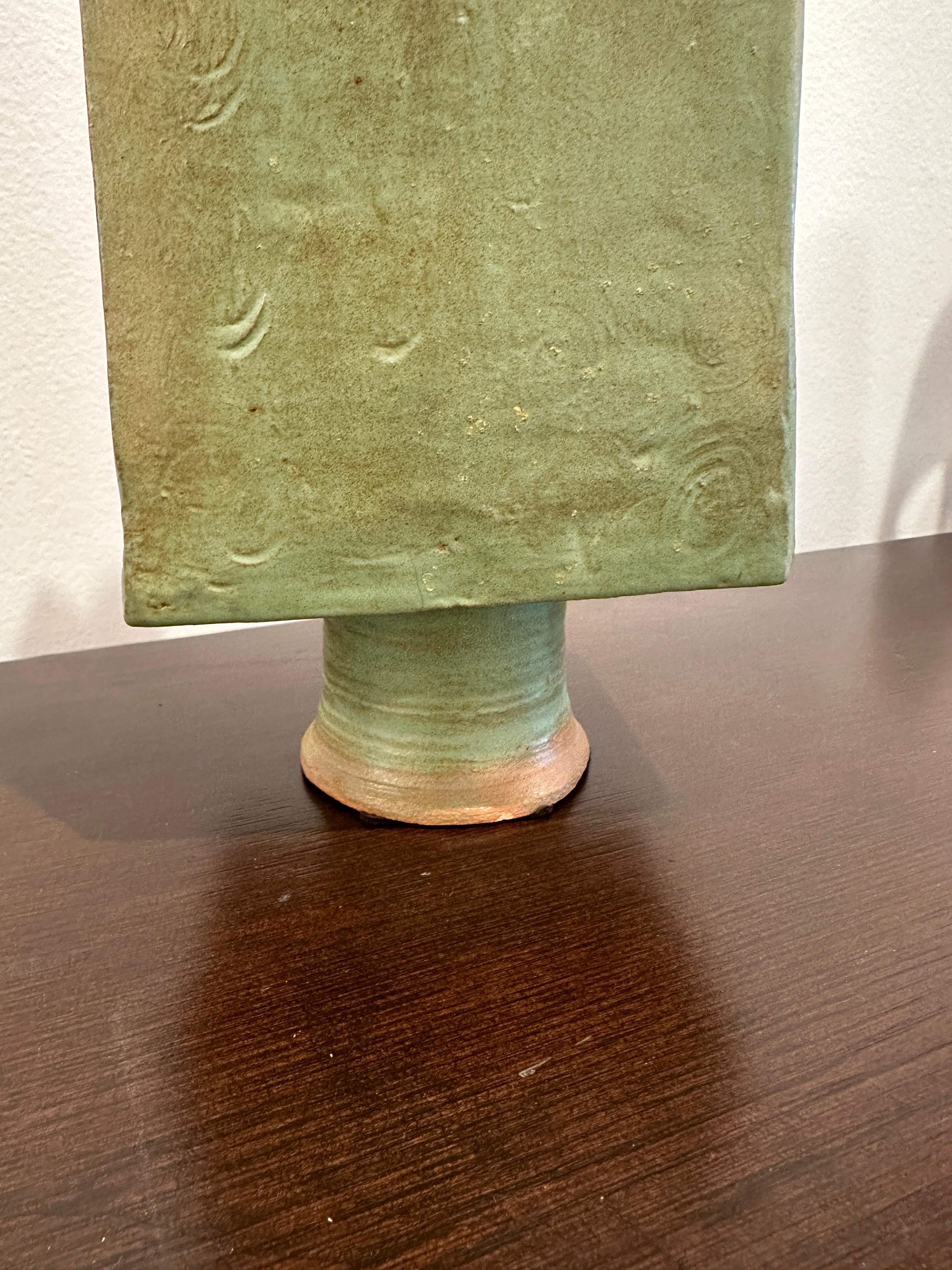 Americano Vaso in terracotta pesante in Verdigris con 3 aperture in vendita