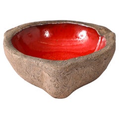 Vide Poche in terracotta pesante con decorazioni in vetro fuso smaltato, Francia anni '60