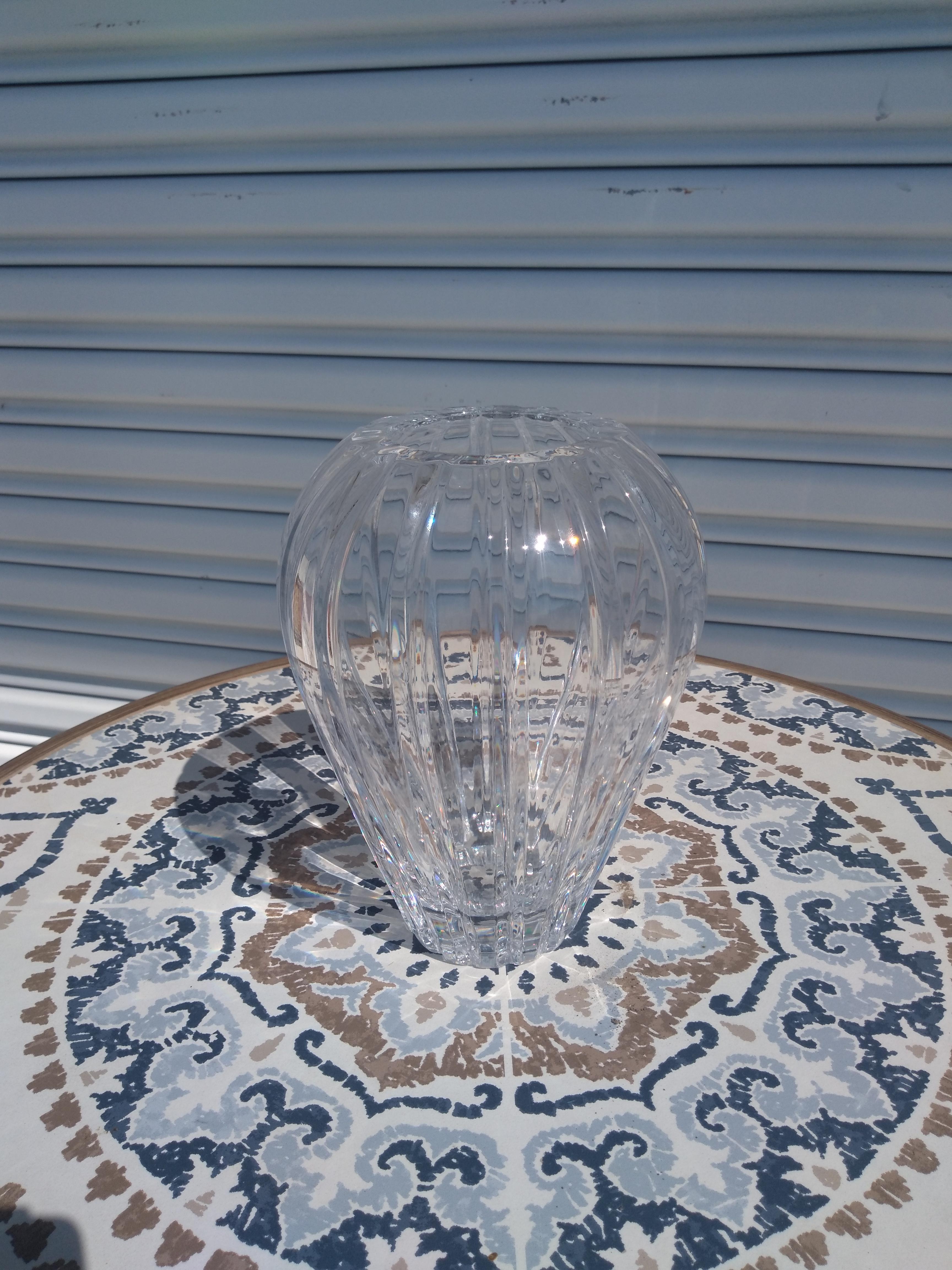 Vaso di cristallo pesante inciso In condizioni buone in vendita a Pasadena, TX
