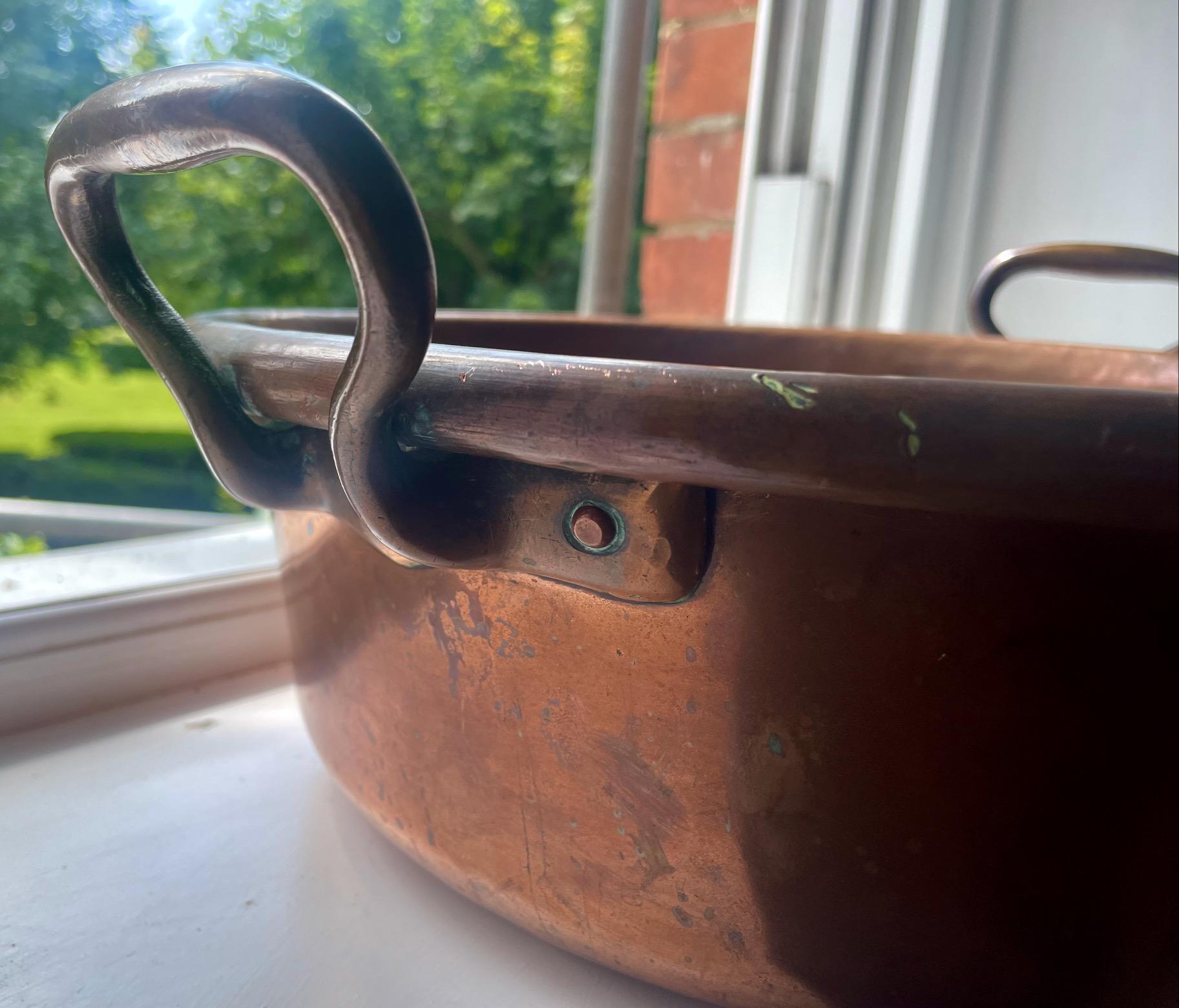 Schwere Antique French Kupfer Hand gehämmert Topf, Pfanne, Jardiniere oder Obstschale (Französisch) im Angebot
