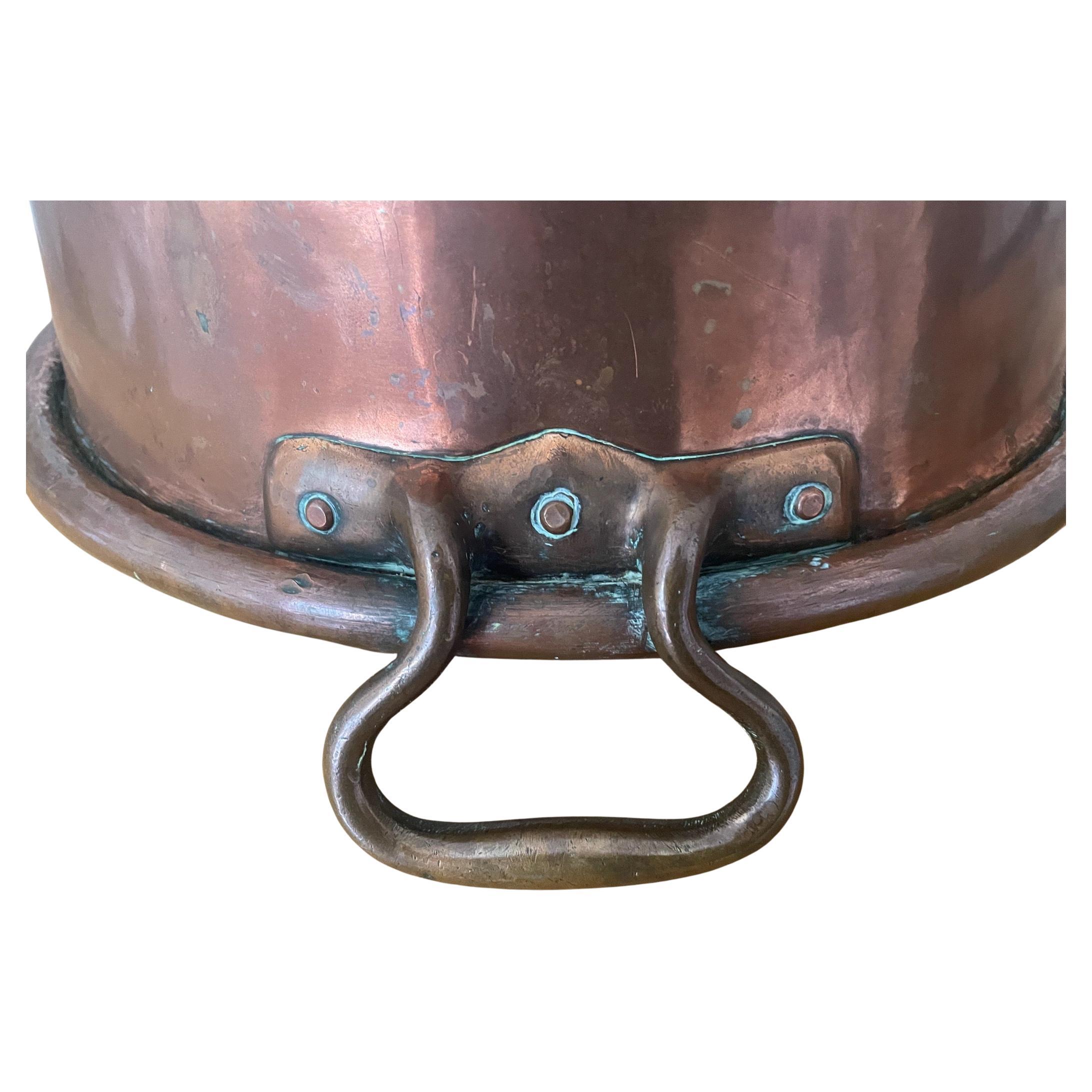 Schwere Antique French Kupfer Hand gehämmert Topf, Pfanne, Jardiniere oder Obstschale (20. Jahrhundert) im Angebot