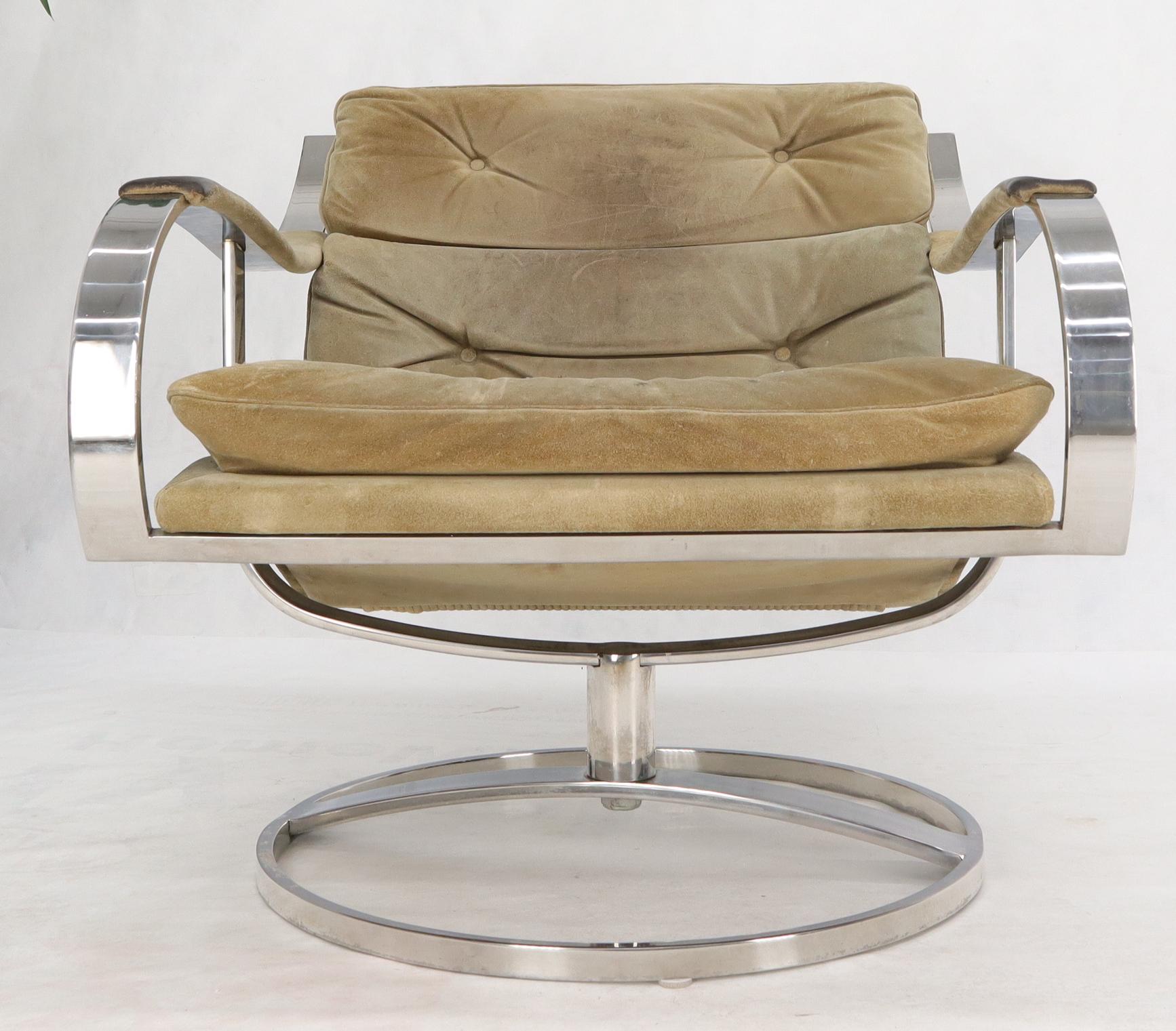 Heavy Gage Polished Stainless Steel Swivel Base Suede Upholstery Lounge Chair In Fair Condition For Sale In Rockaway, NJ