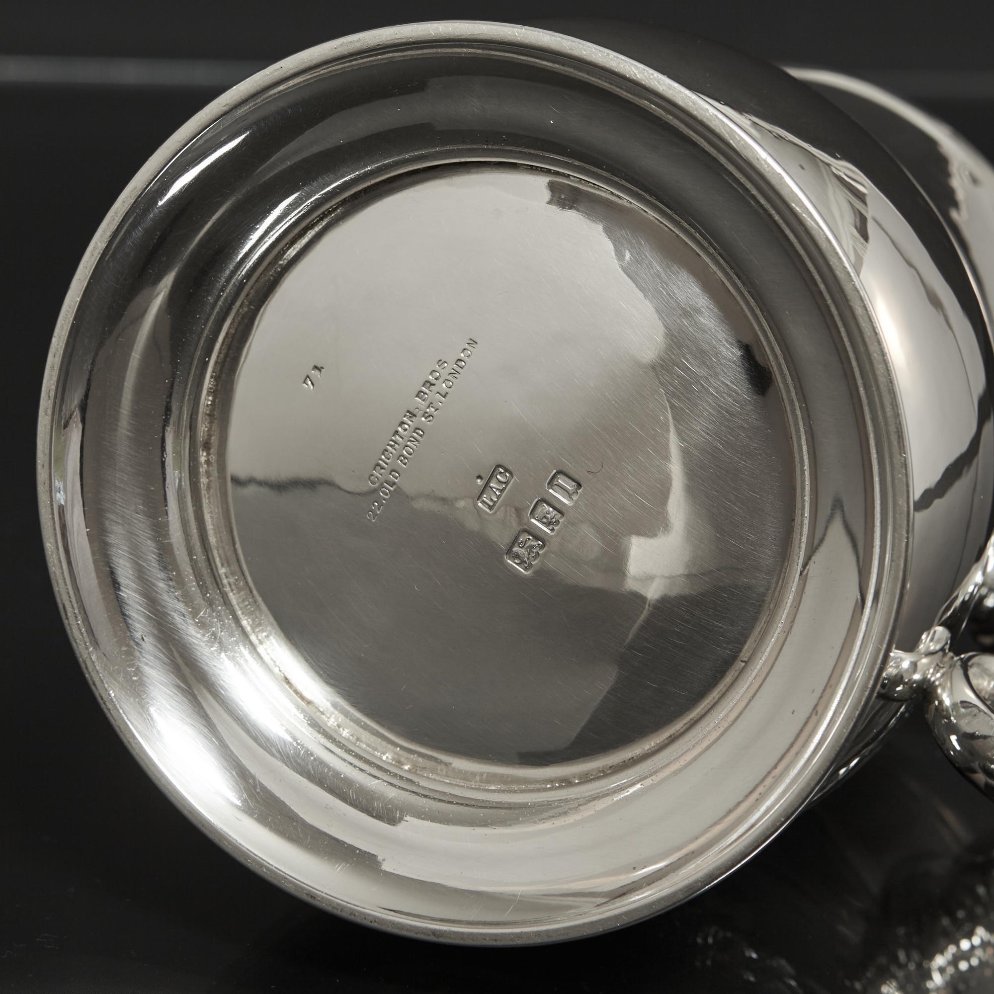 Schwerer Silber-Wasserkrug (Frühes 20. Jahrhundert) im Angebot