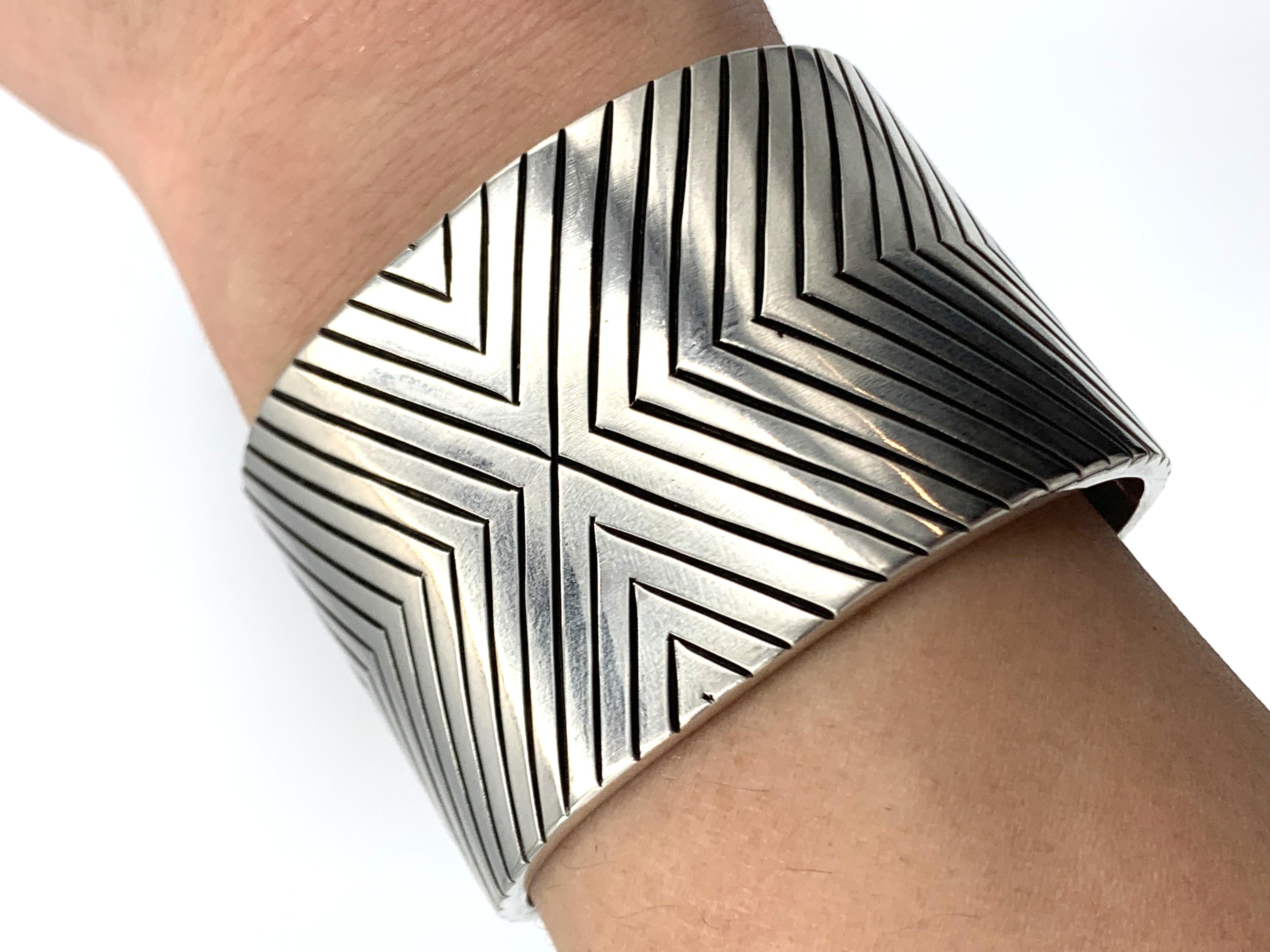 Polsino in argento massiccio di Matthew Charley. in vendita 5