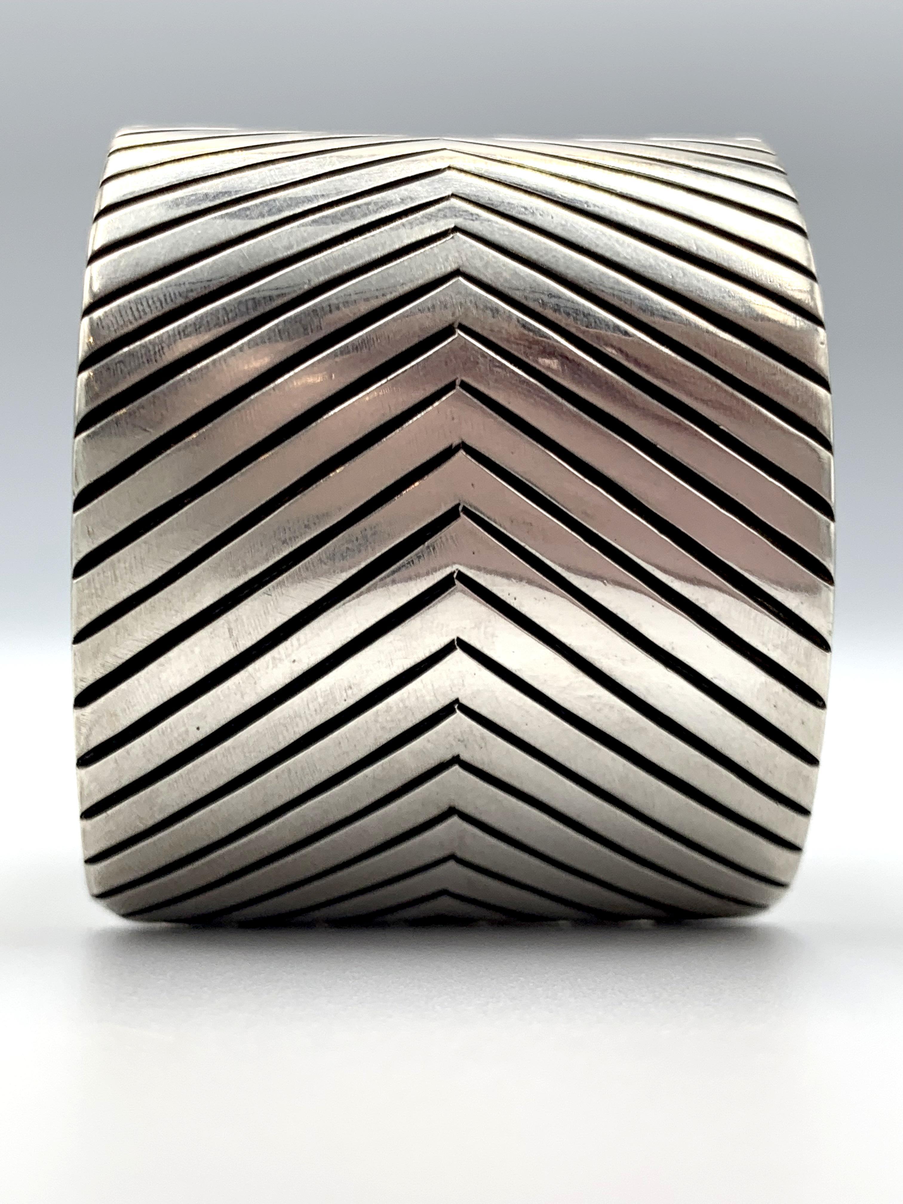 Polsino in argento massiccio di Matthew Charley. In condizioni Nuovo in vendita a Scottsdale, AZ