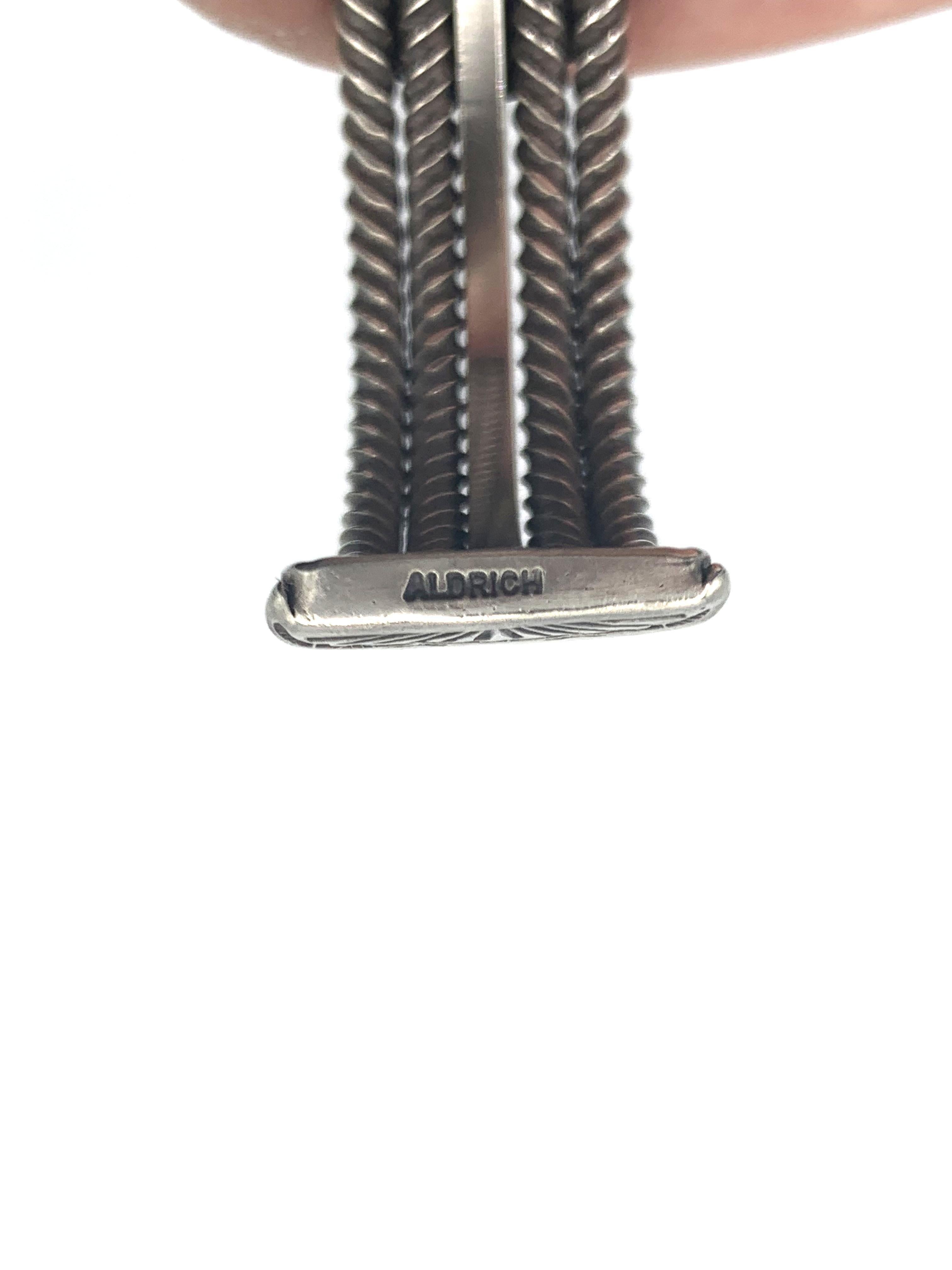 Bracciale in argento massiccio con pietre di turchese di montagna Pilot di Aldrich in vendita 4